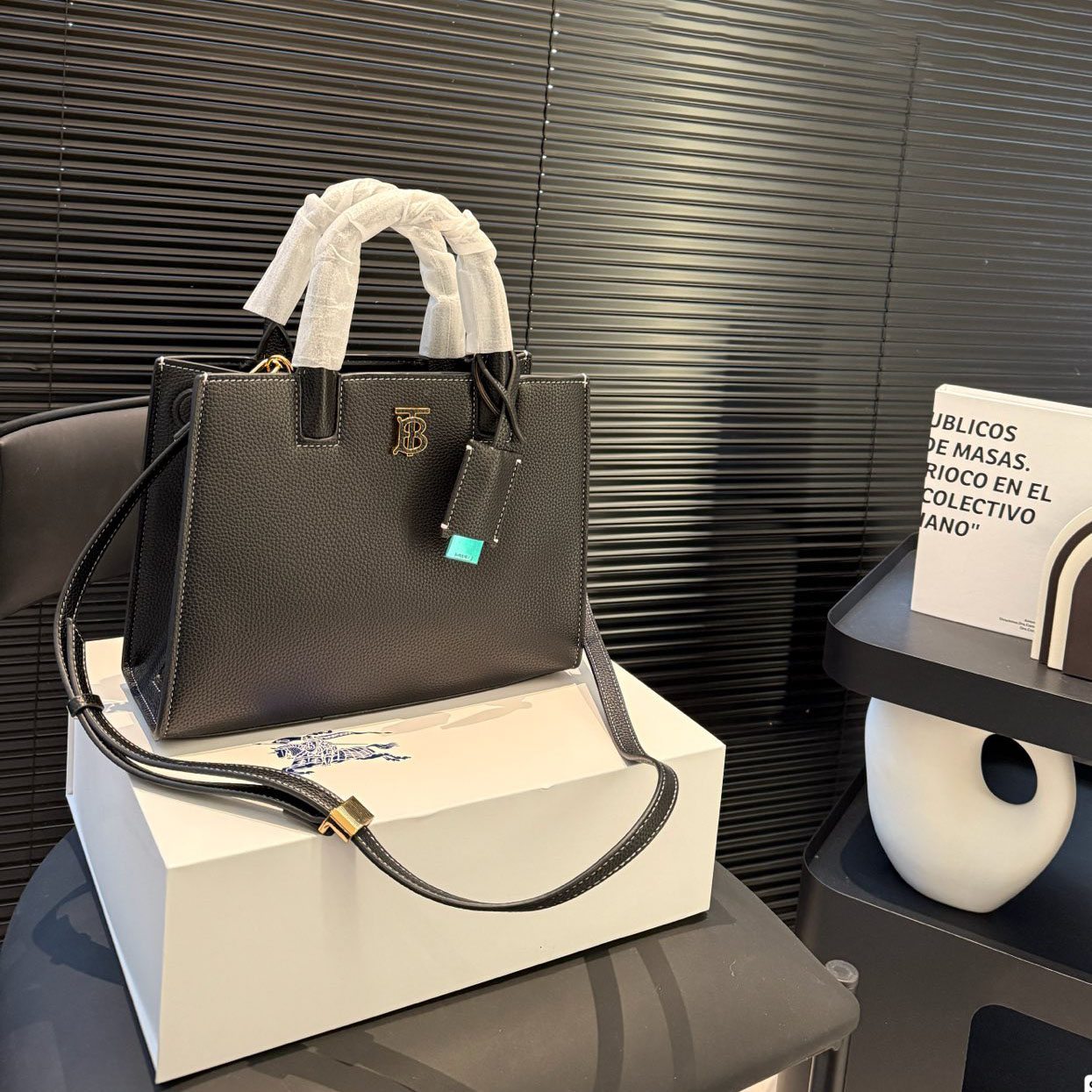 Bur New Tote Bag Ev25061159