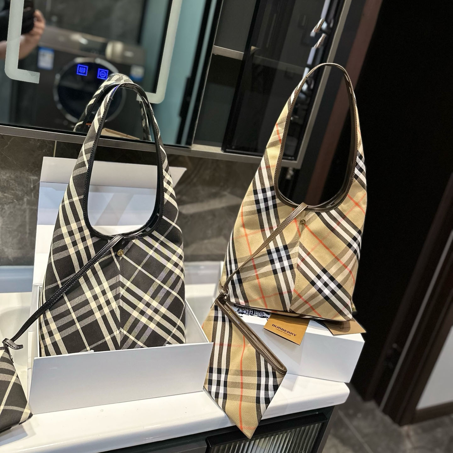 Bur Checkered Tote Bag Ev25061133