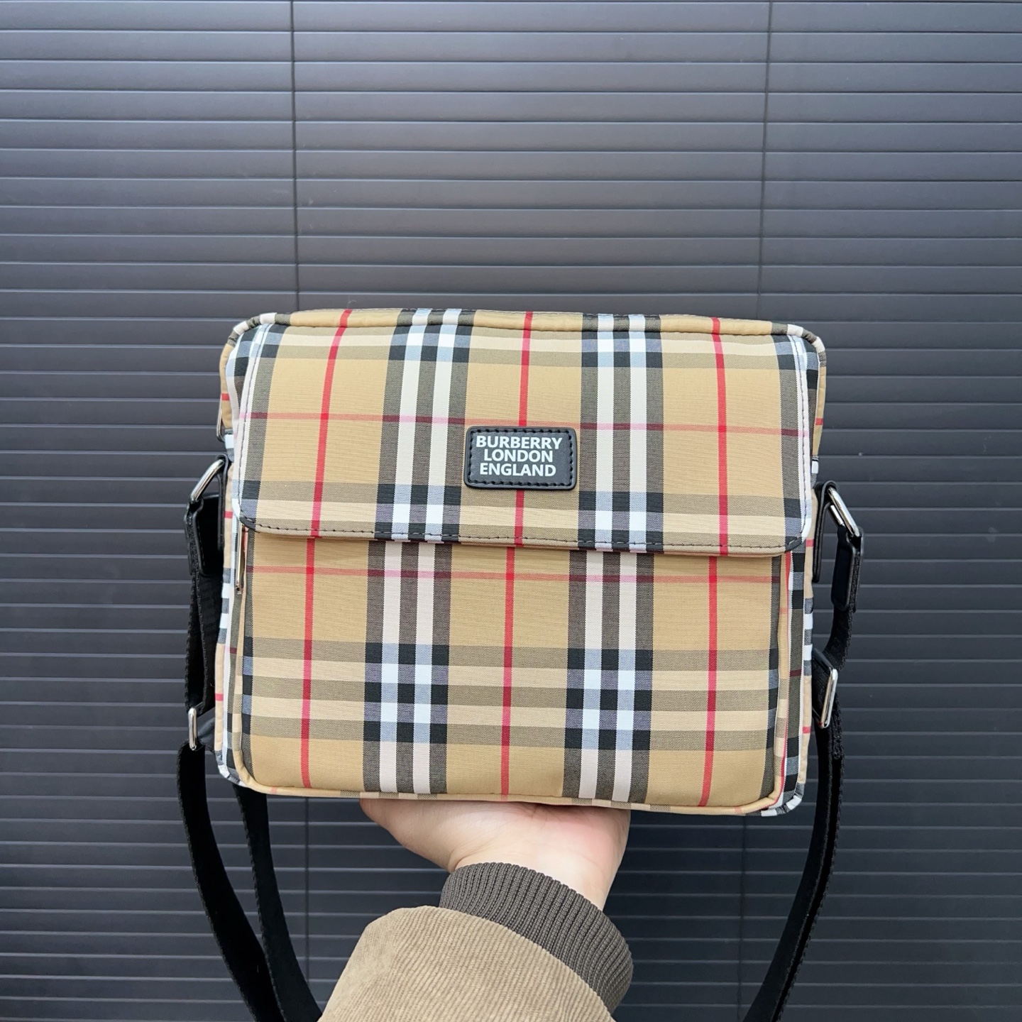 Bur Canvas Checkerboard Shoulder Bag Ev25061136