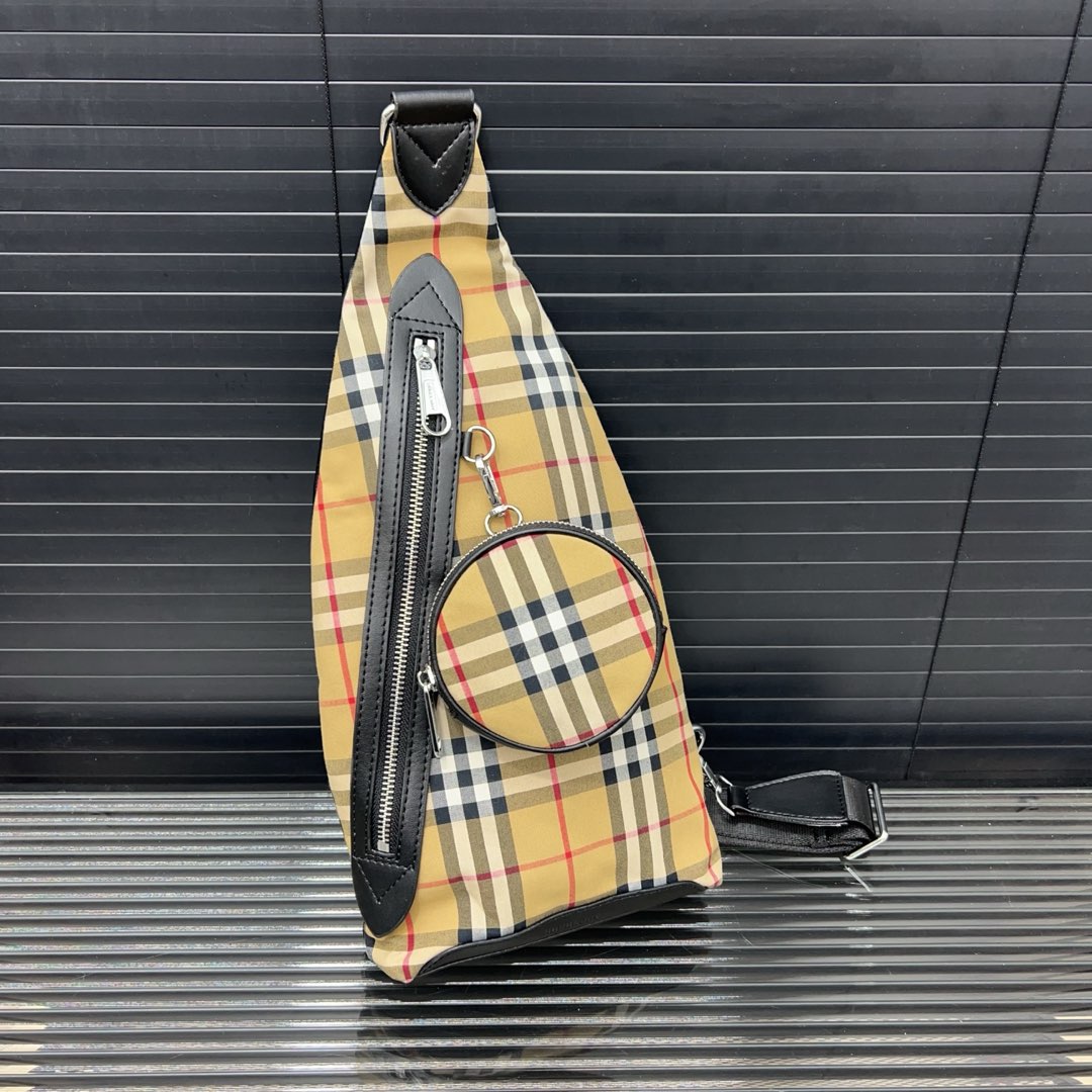 Bur Pendant Chest Bag Ev25061164