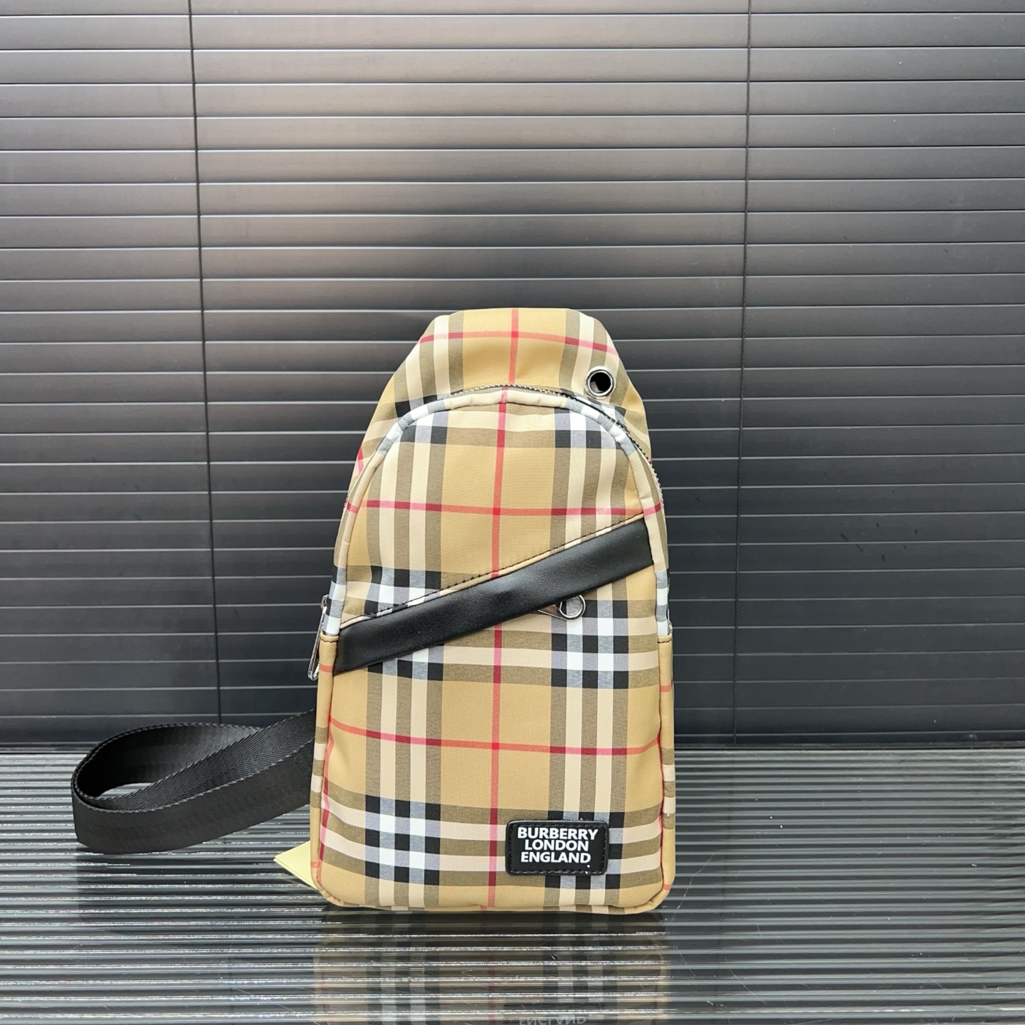 Bur Classic Checkered Canvas Chest Bag Ev25061139