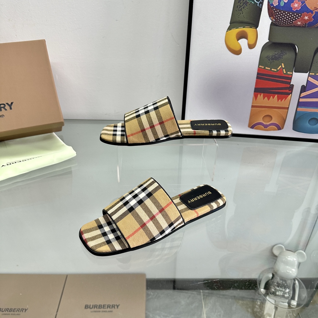 Bur Flat Sandals Ev25061176