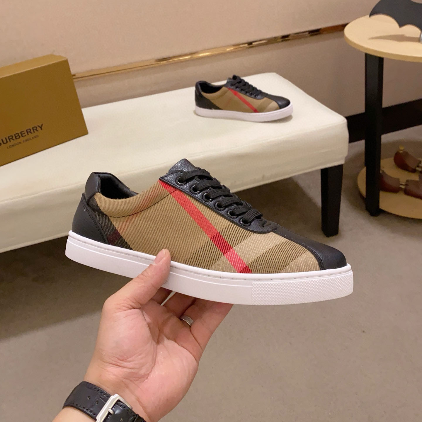 Bur Classic Low-Top Sneakers Ev25061219