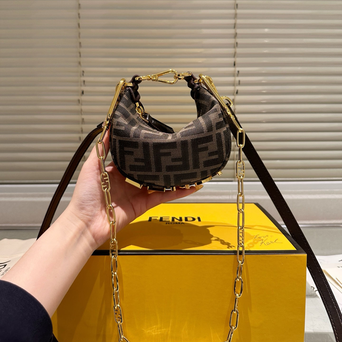 FD Graphy Shoulder Bag Ev25061248