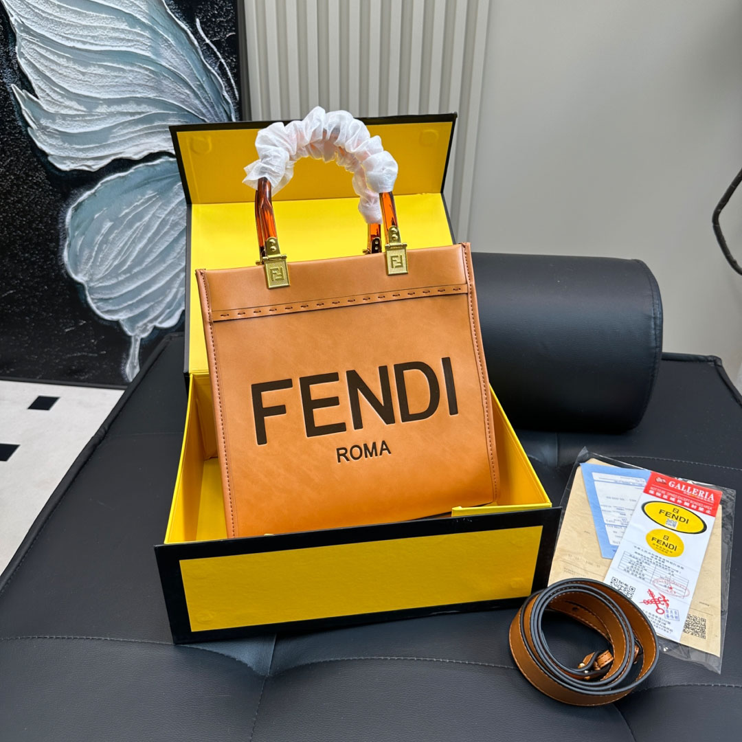 FD Classic Tote Bag Ev25061252