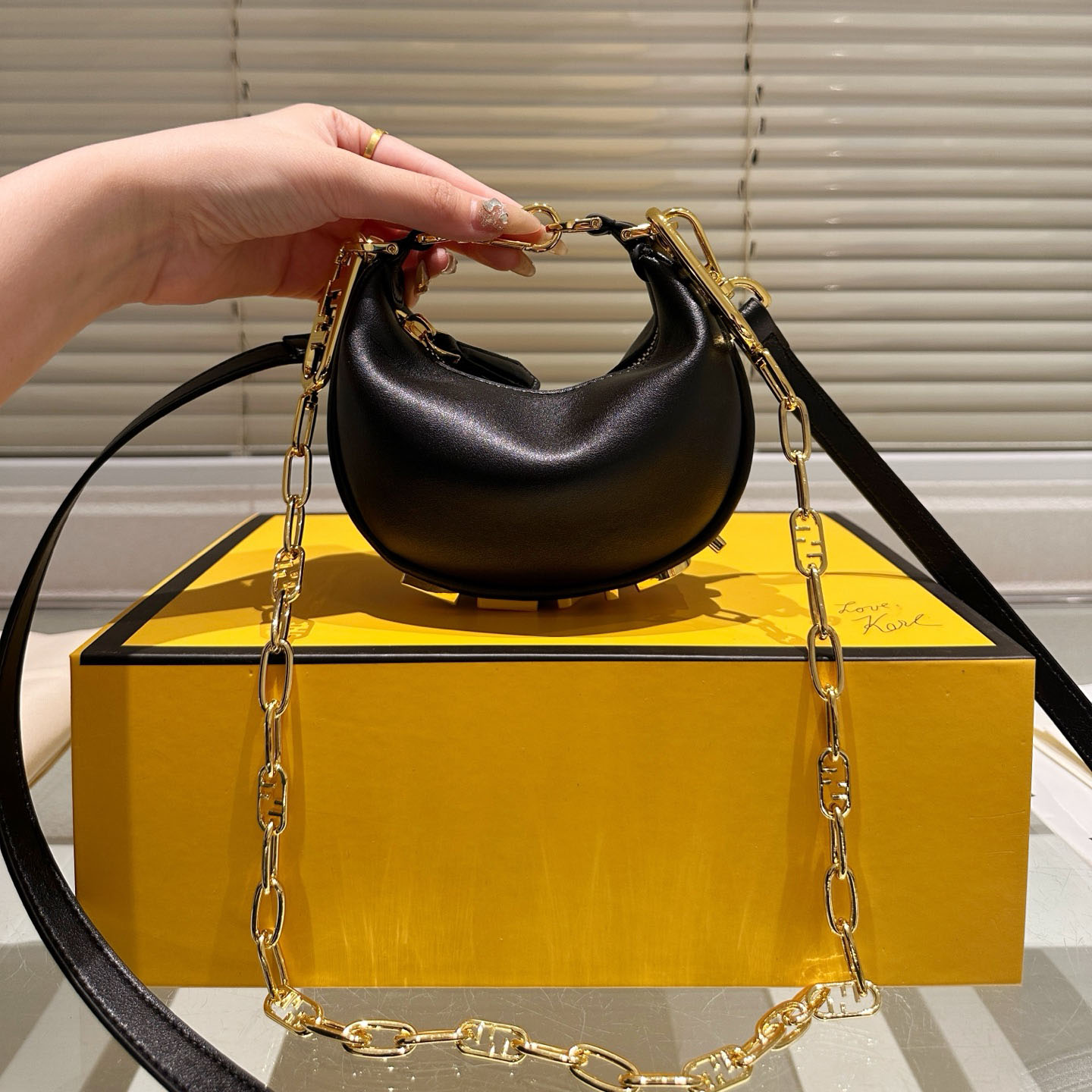 FD Graphy Shoulder Bag Ev25061249