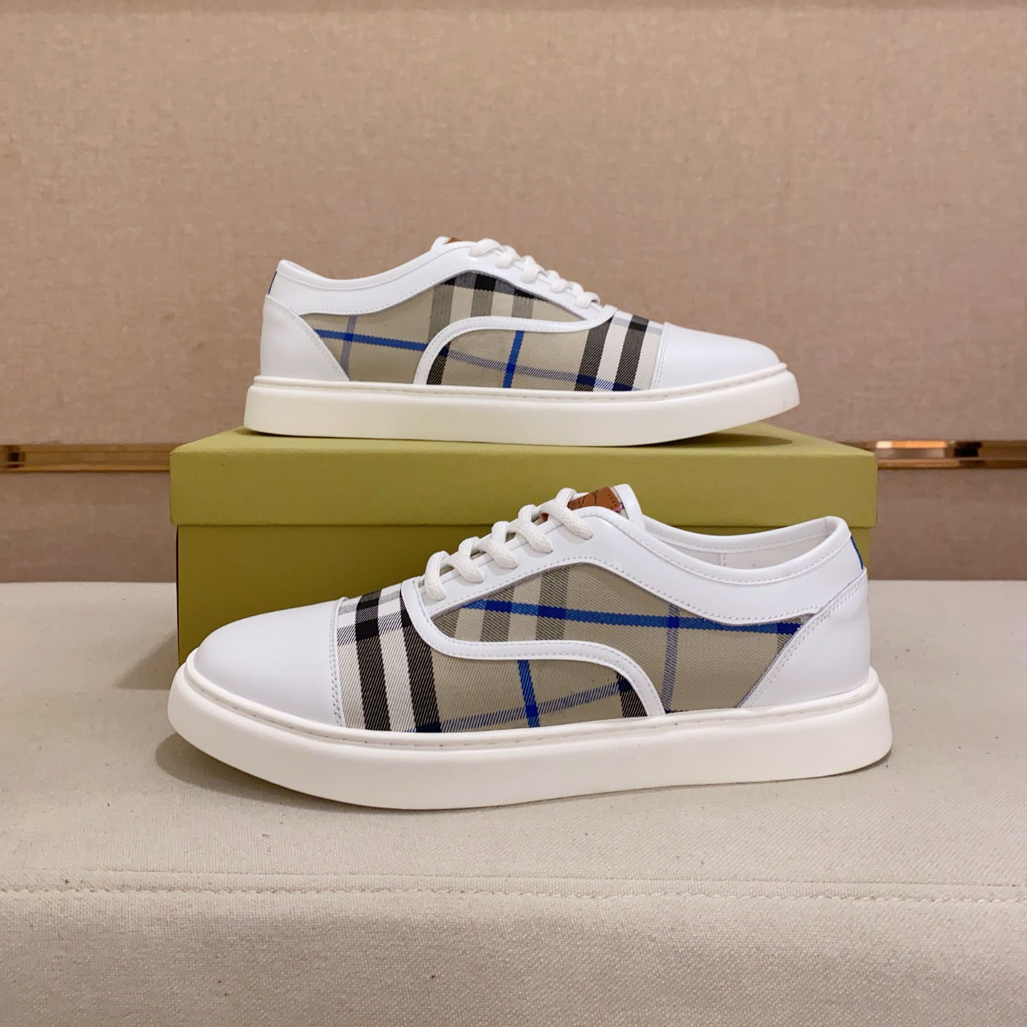 Bur Spliced Flat Sneakers Ev25061220