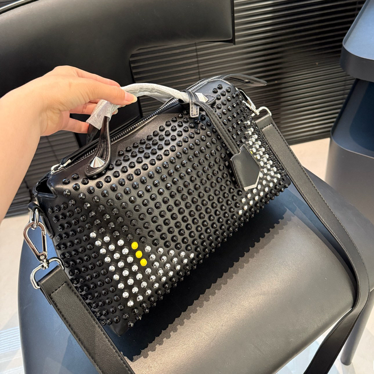 FD Peekaboo Bag Ev25061231