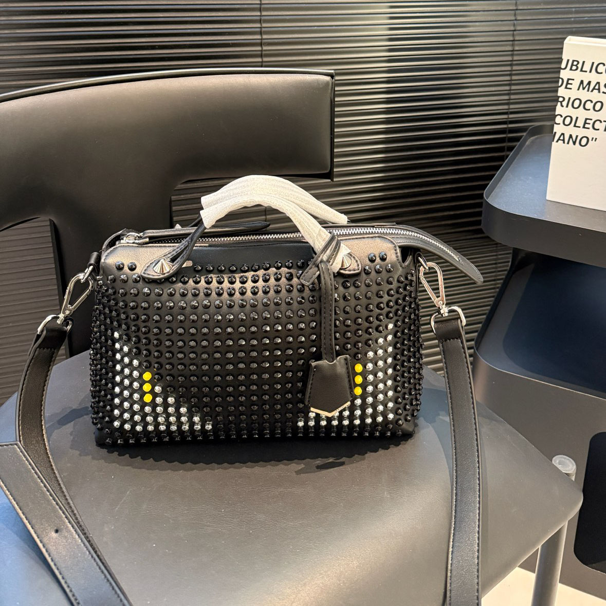 FD Peekaboo Bag Ev25061231