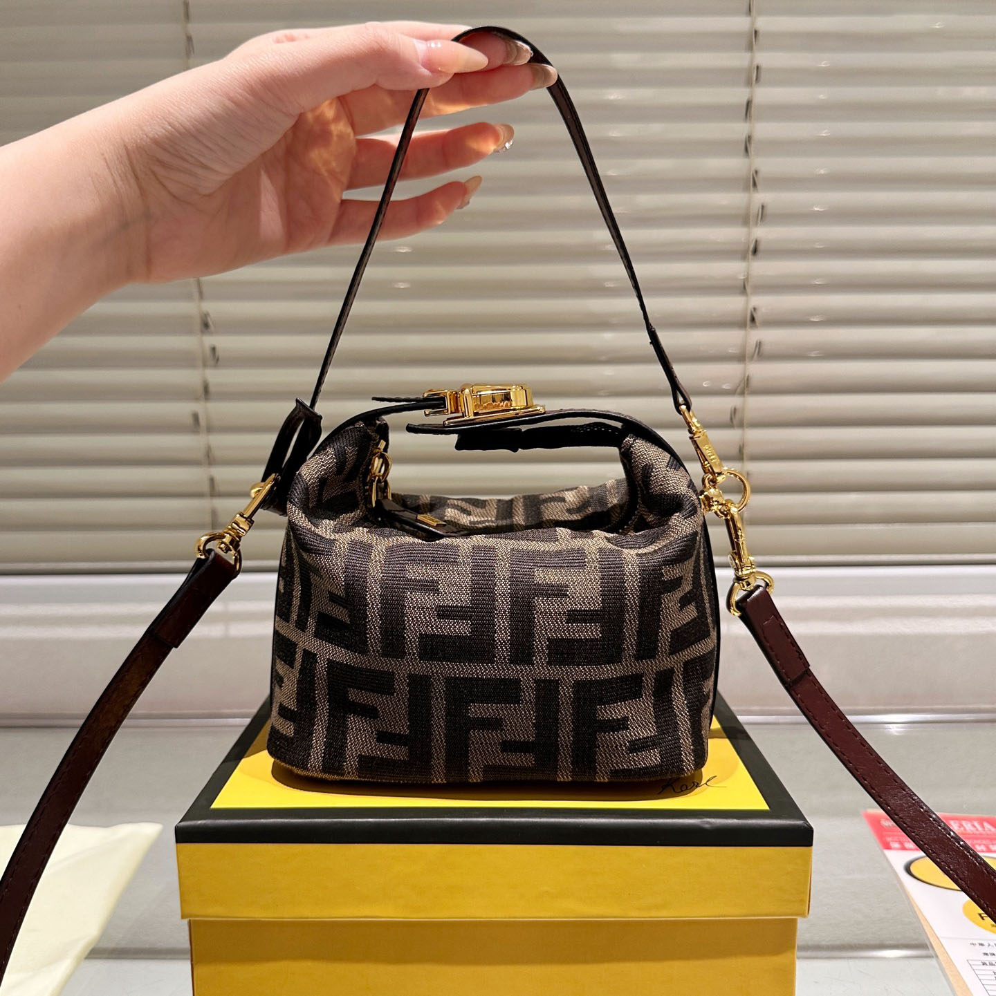 FD Fashion Shoulder Bag Ev25061250