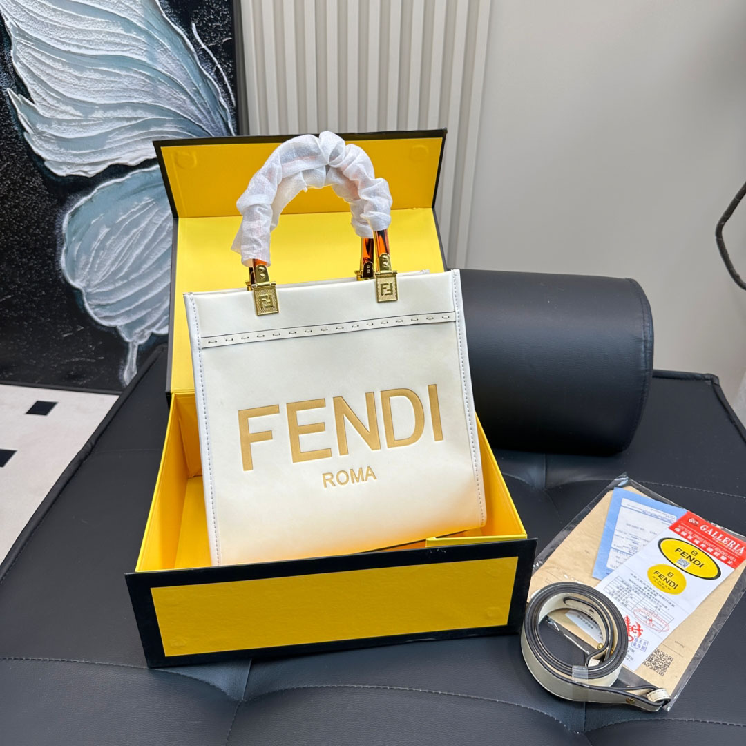 FD Classic Tote Bag Ev25061252