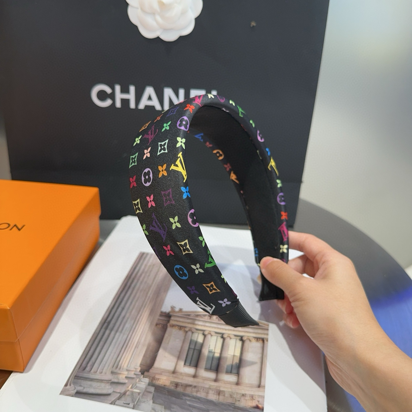 LV Fashion Rainbow Headband Lh25061346