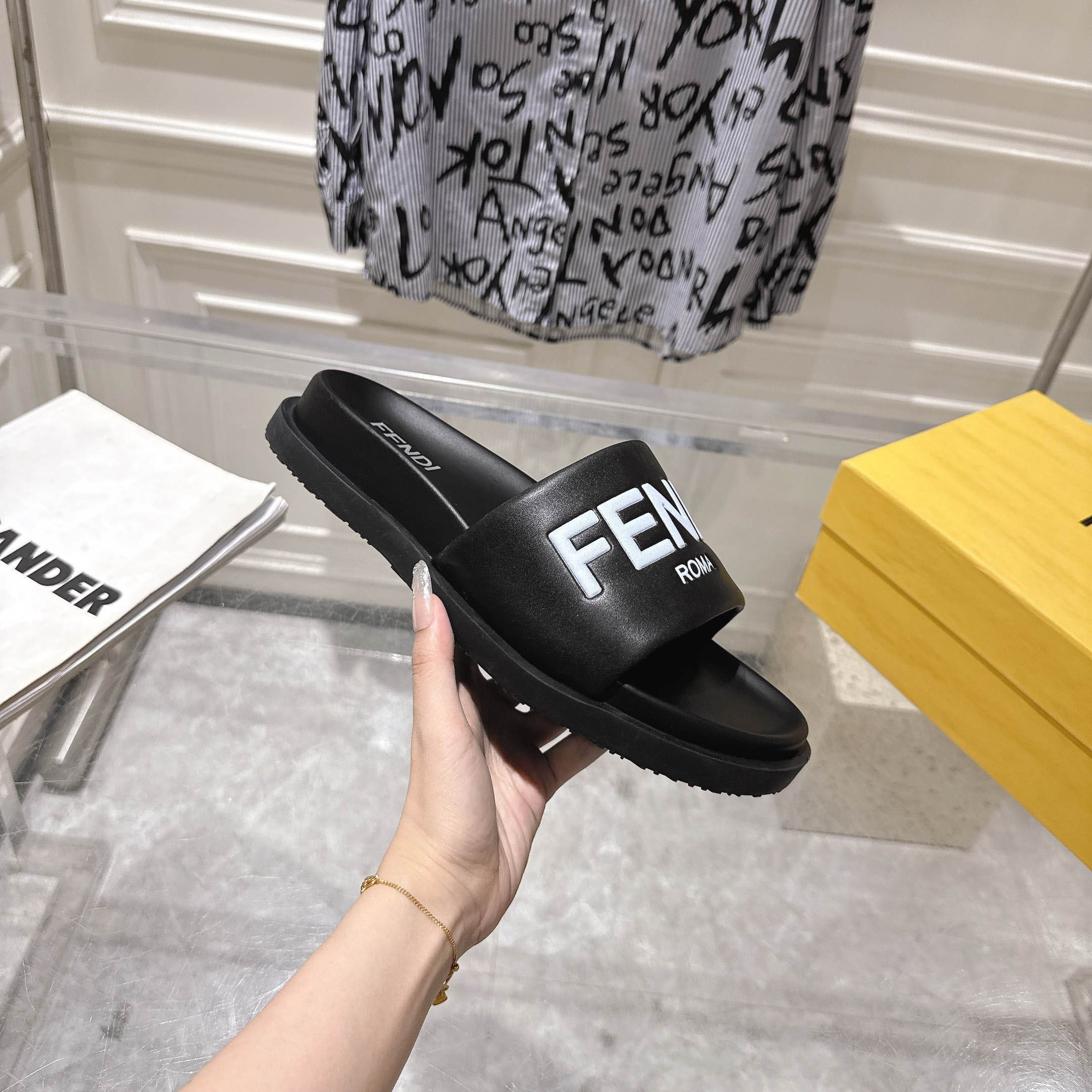 FD Casual Fashion Slippers Lh25061394