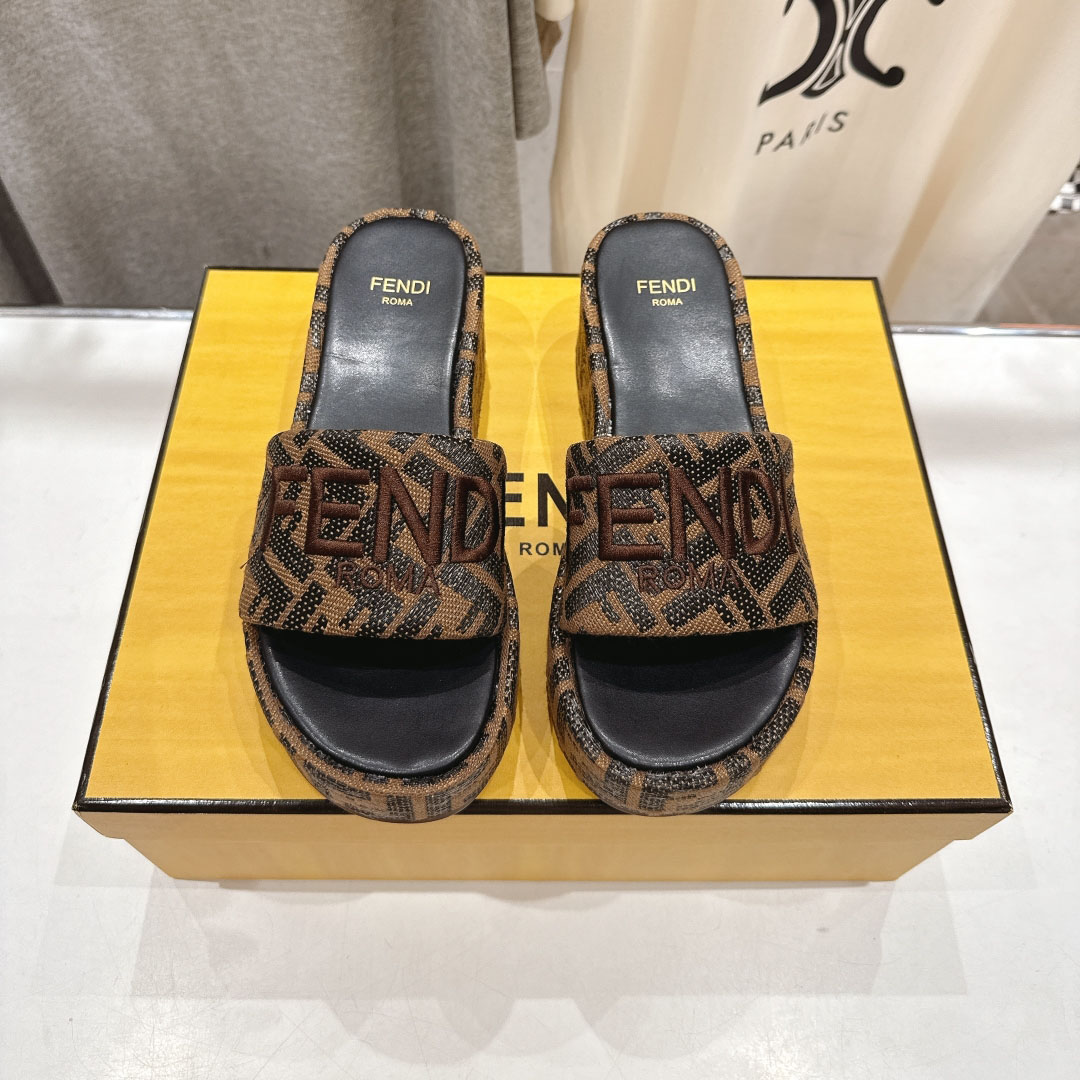 FD New Arrival: Ladies Sandals Lh25061381