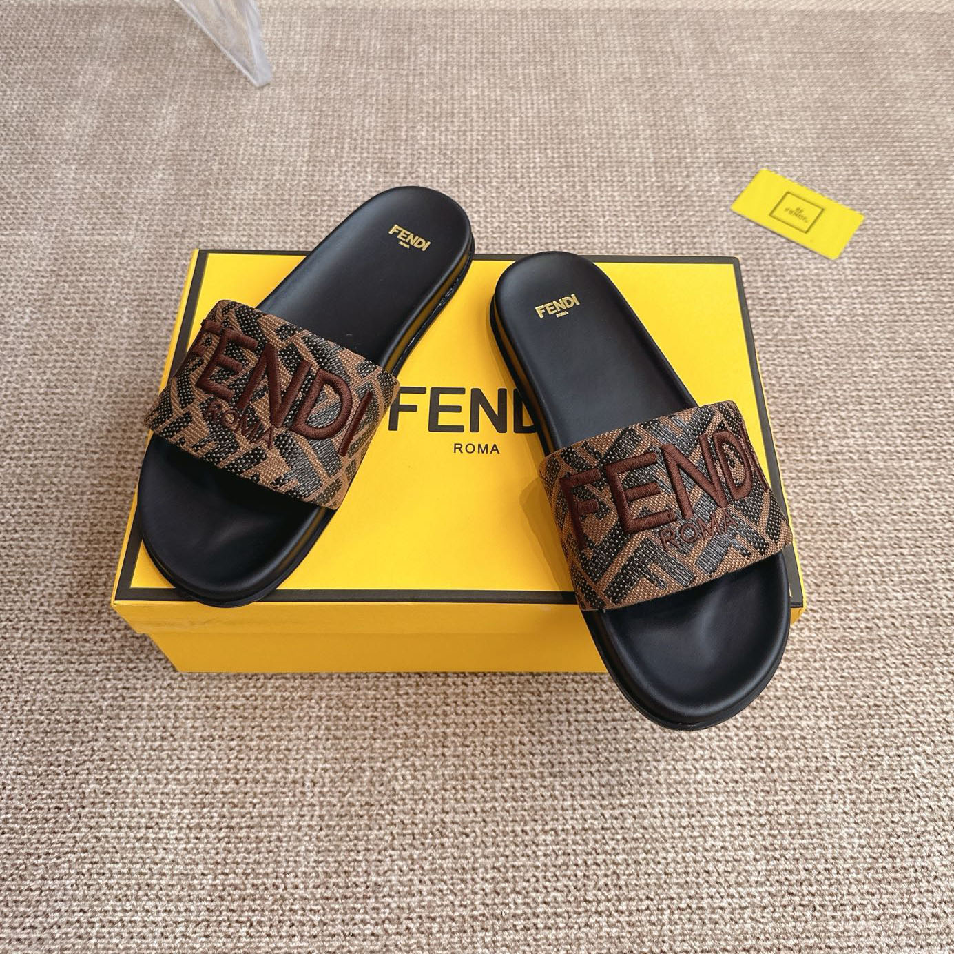 FD Flat Slippers Lh25061389