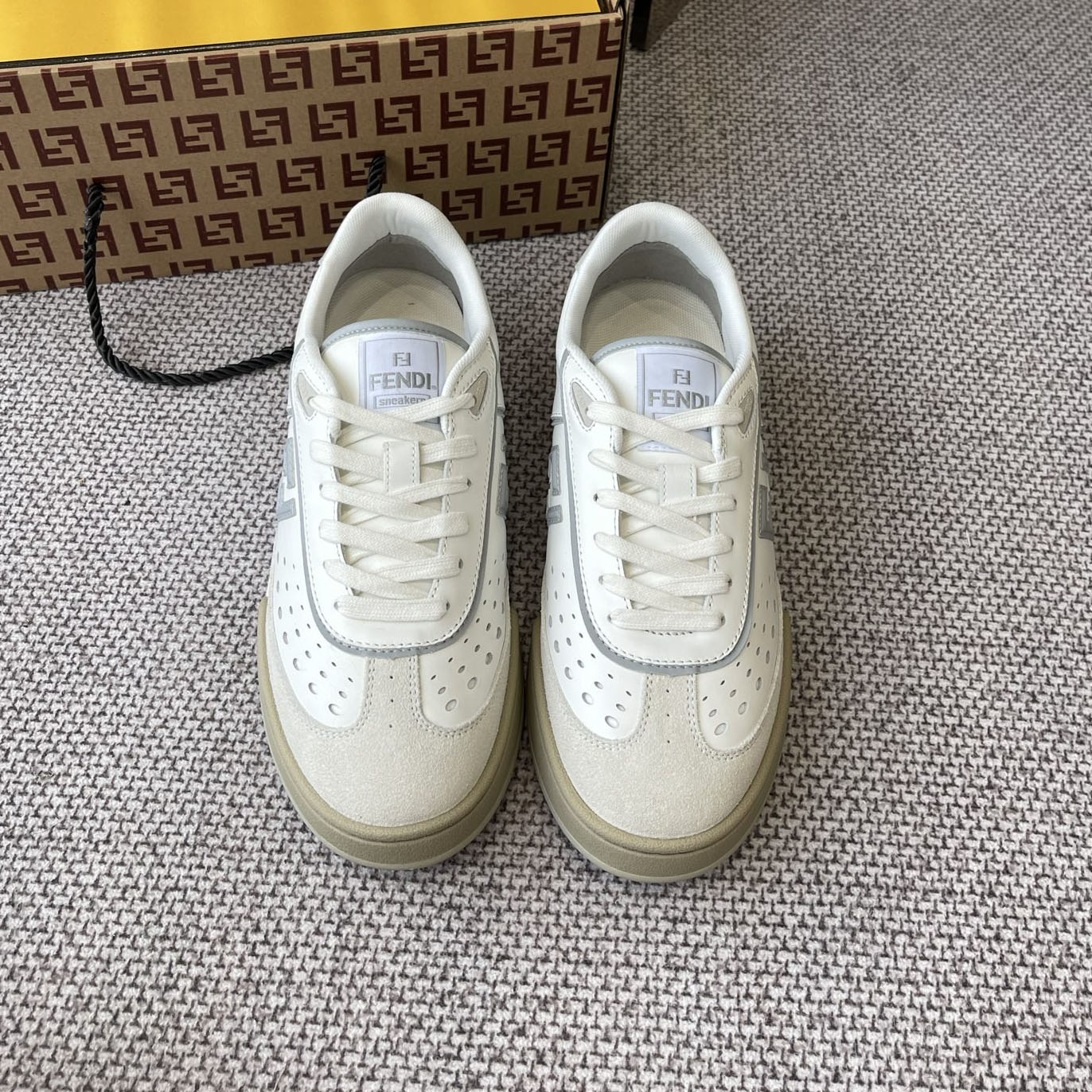 FD Couple sneakers Lh25061385