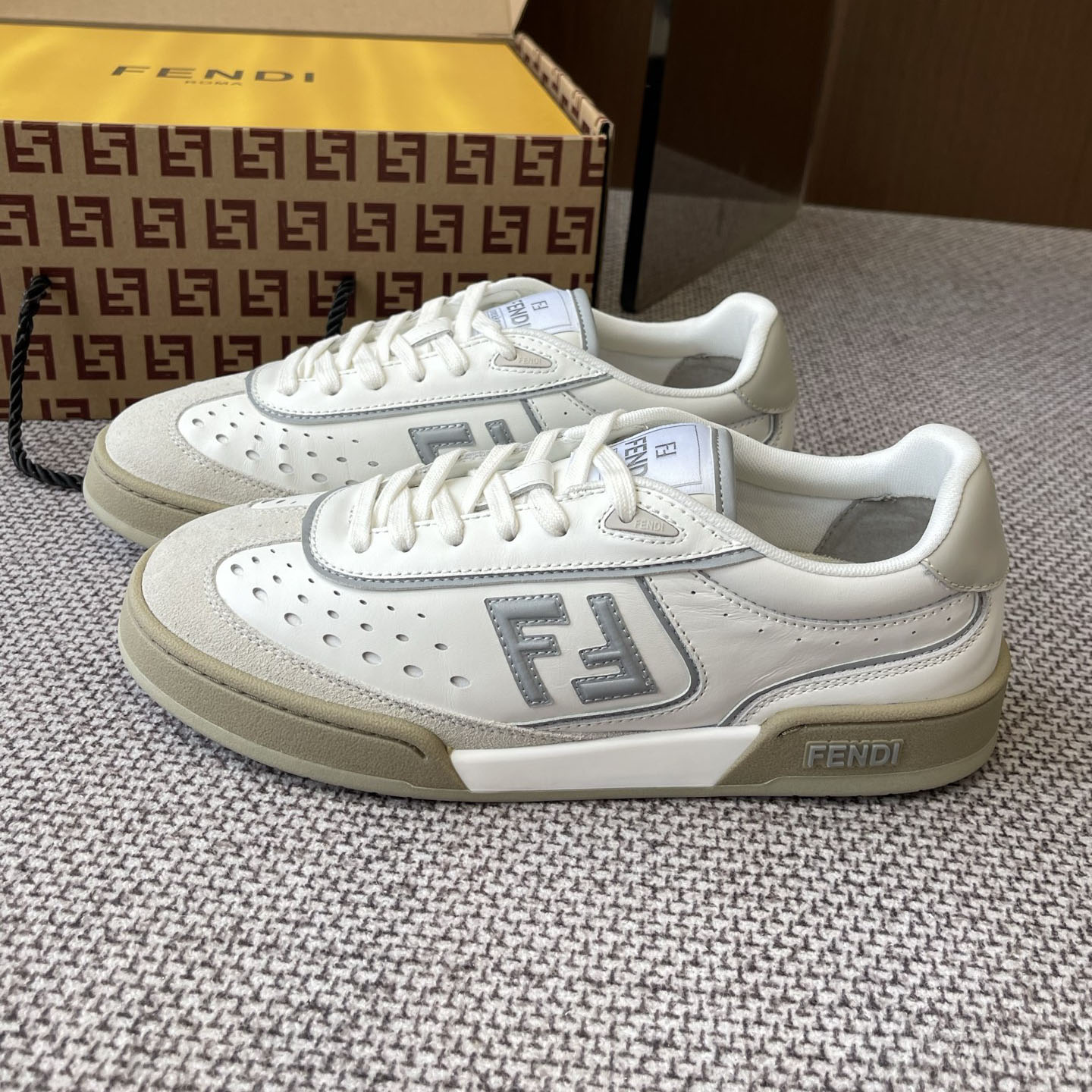 FD Couple sneakers Lh25061385