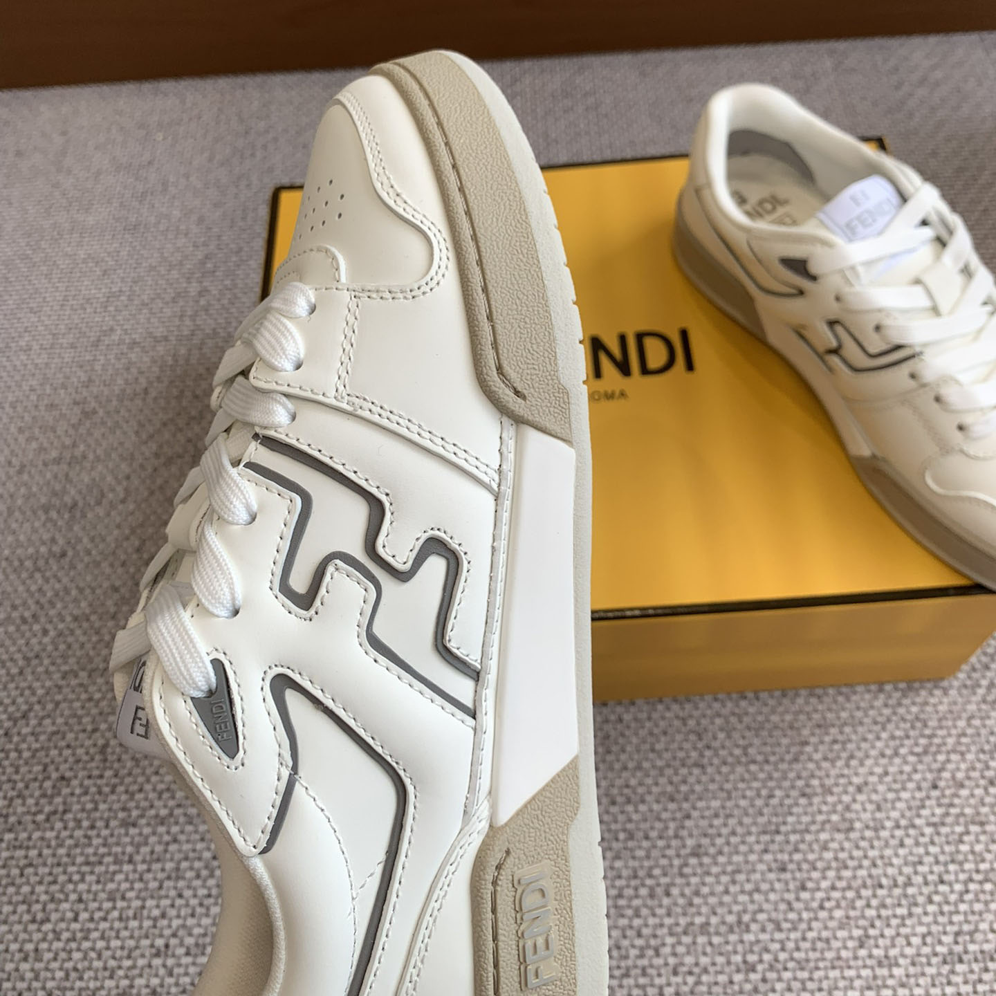 FD Couple Sneakers Kin25061402