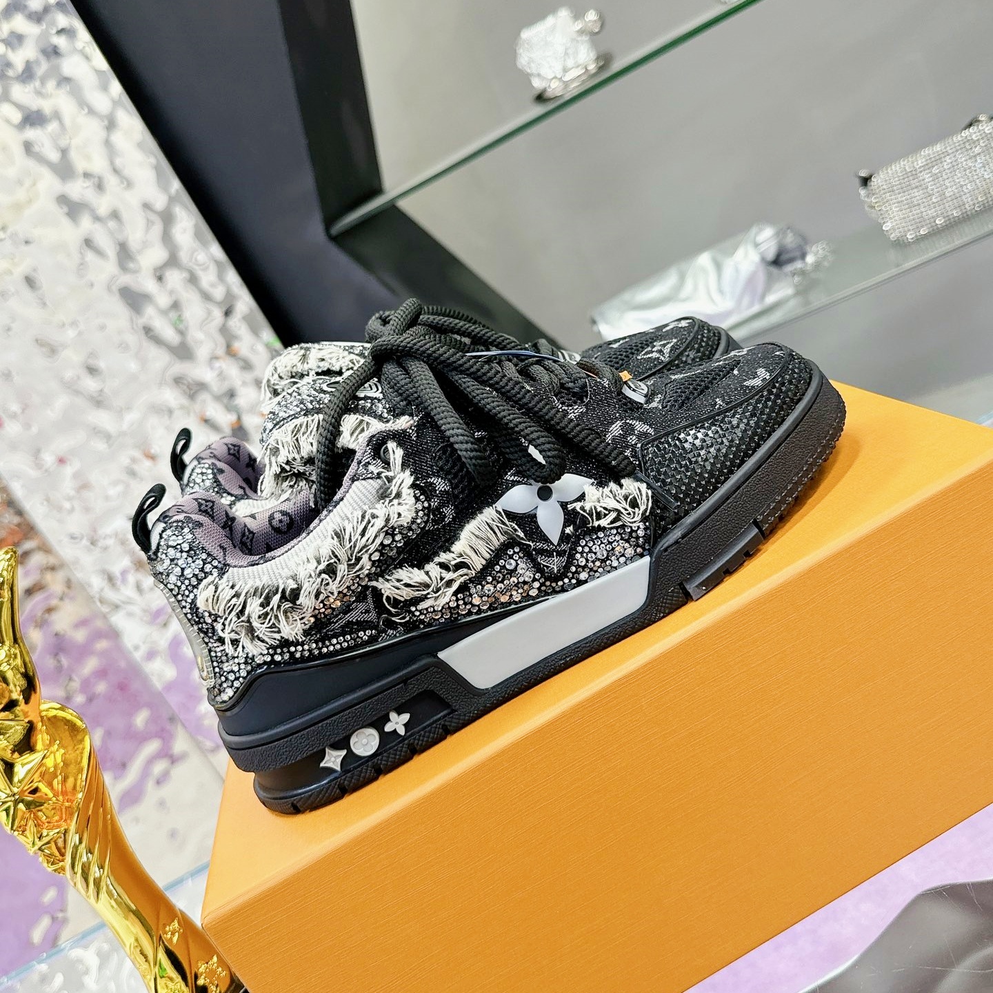 LV Mid - top Leather Round - Toe Lace - up Skate YV24061830