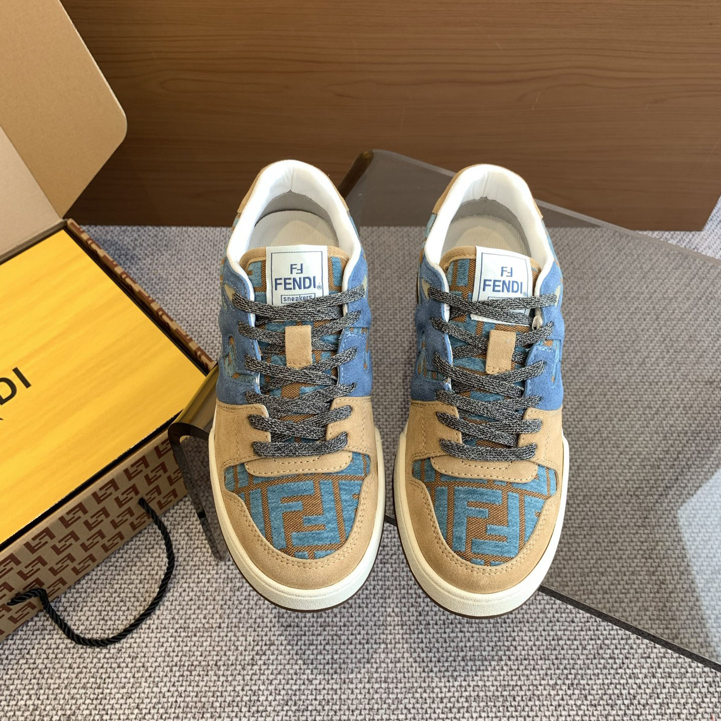 FD Couple Sneakers Kin25061401