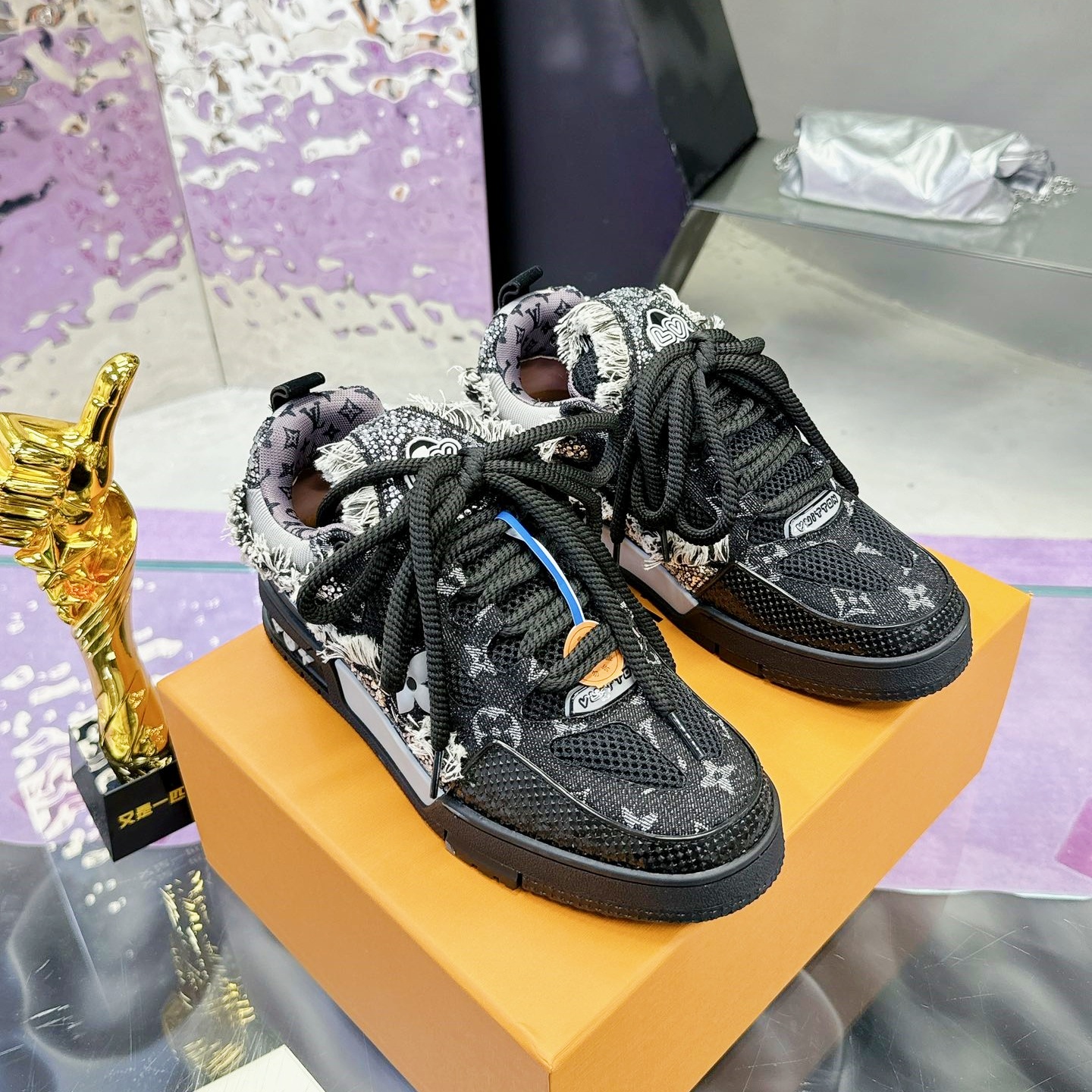 LV Mid - top Leather Round - Toe Lace - up Skate YV24061830