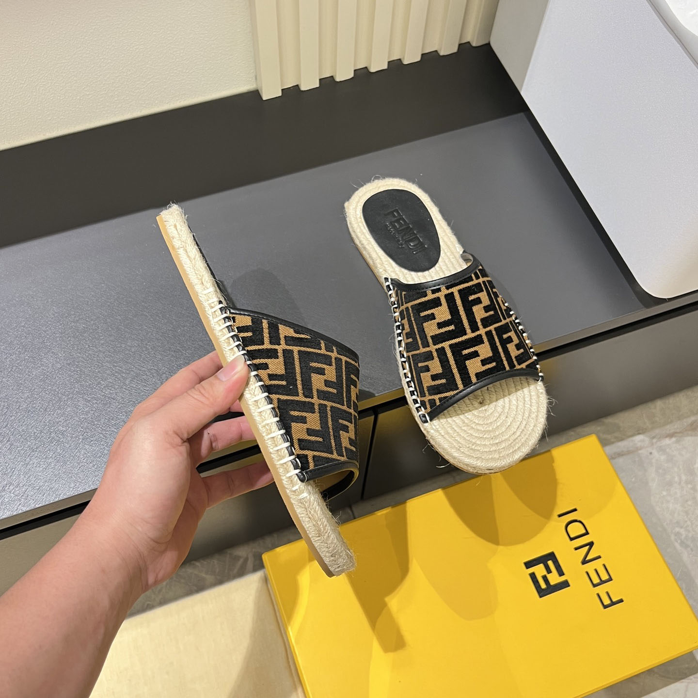 FD Men's Slippers Kin25061407