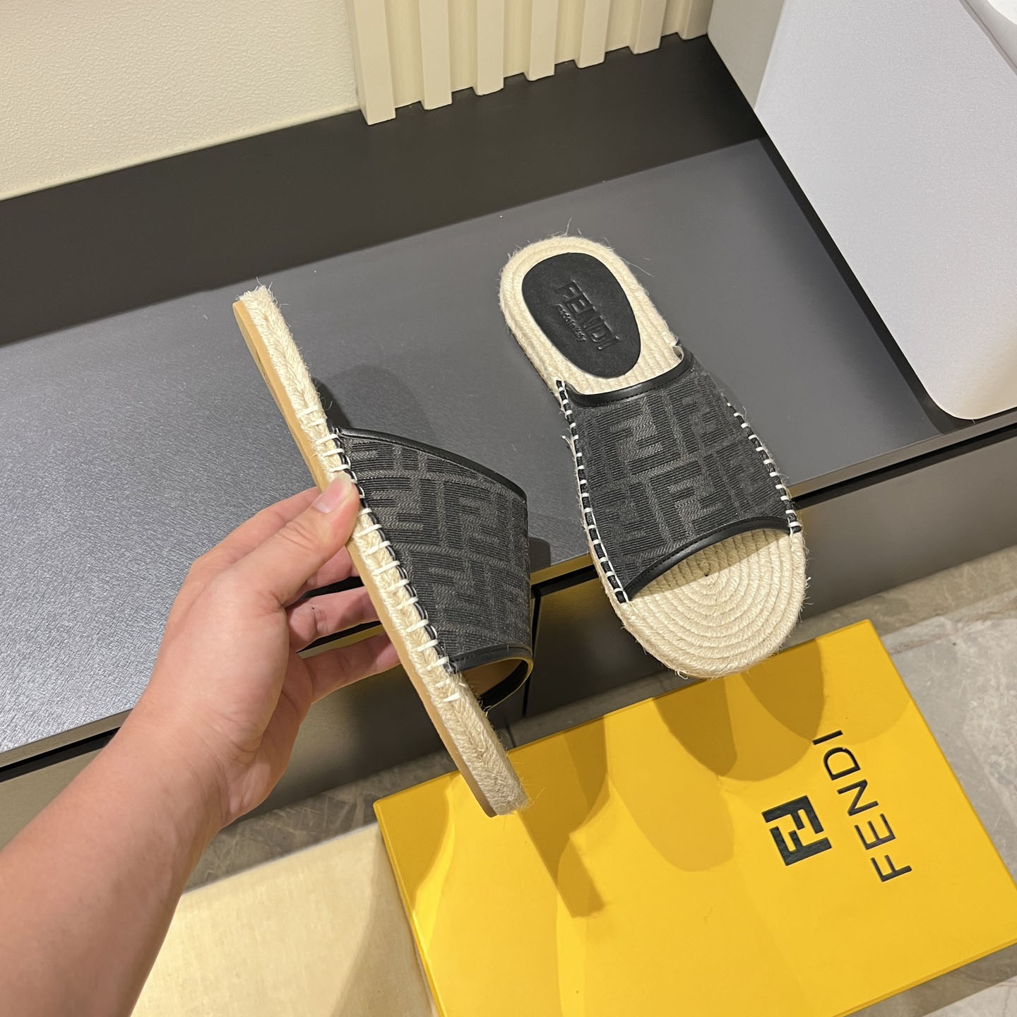 FD Men's Slippers Kin25061406