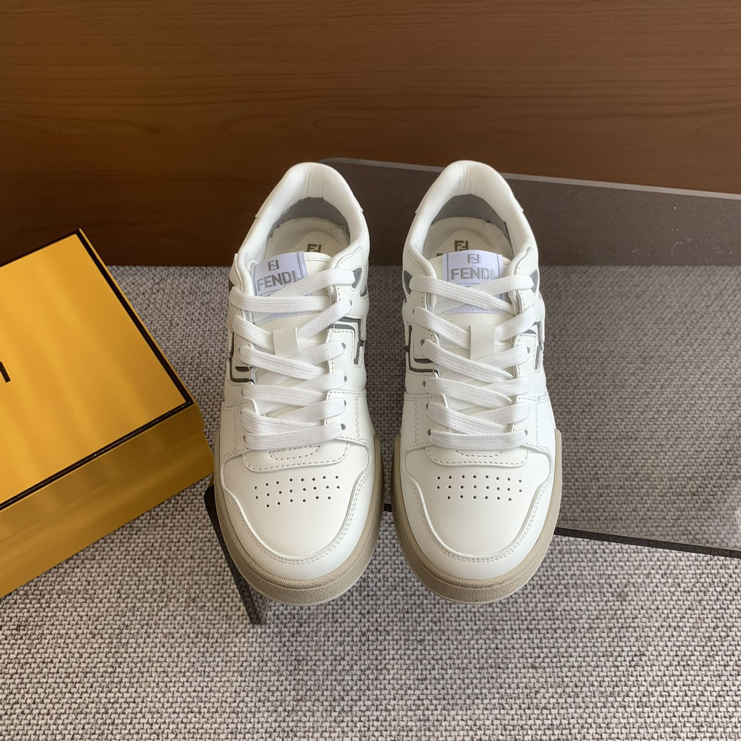 FD Couple Sneakers Kin25061402