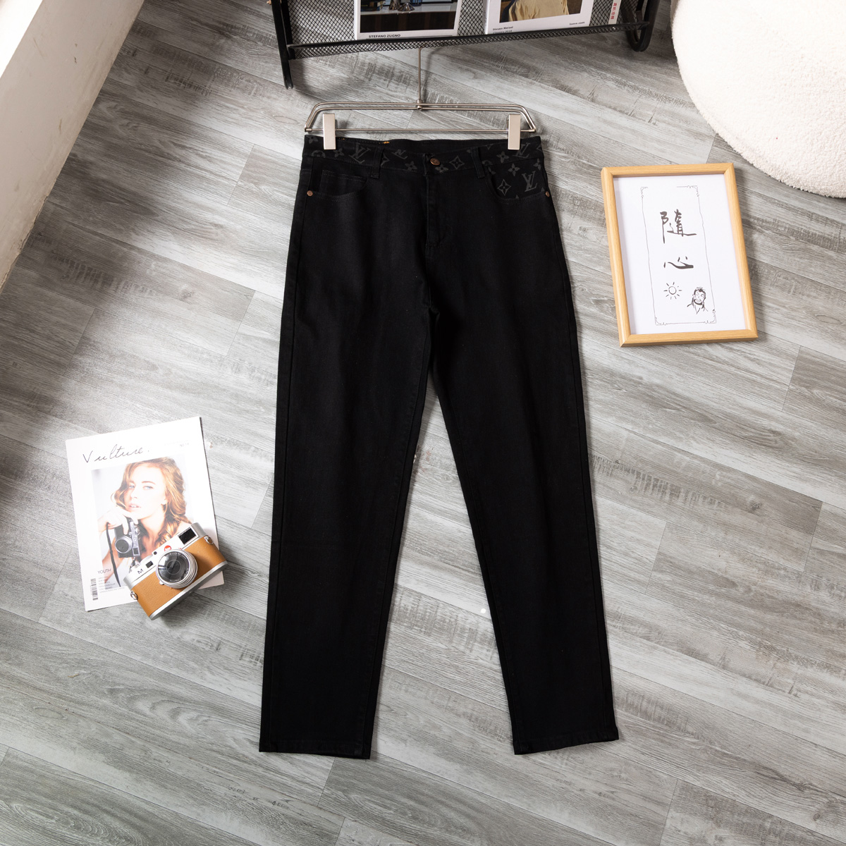 LV Men's Jeans DD25071106