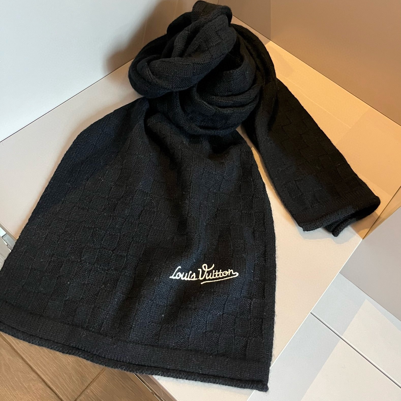 LV  Unisex  Cashmere Scarf YV25071113