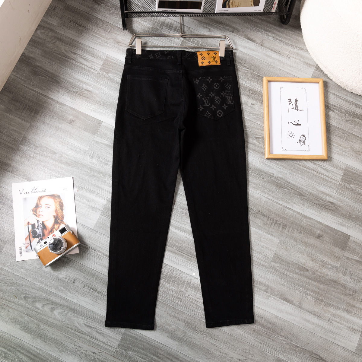 LV Men's Jeans DD25071106