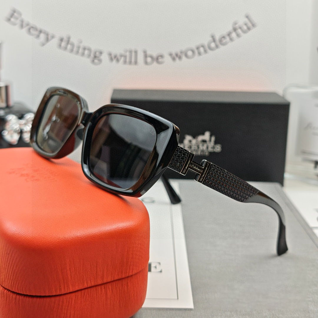 HM Fashion Ladies Sunglasses DD25071232