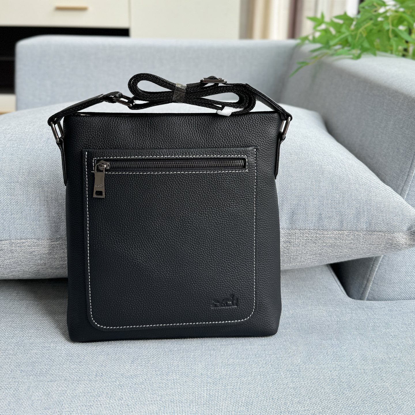 HM Men's Sling Bag DD25071215