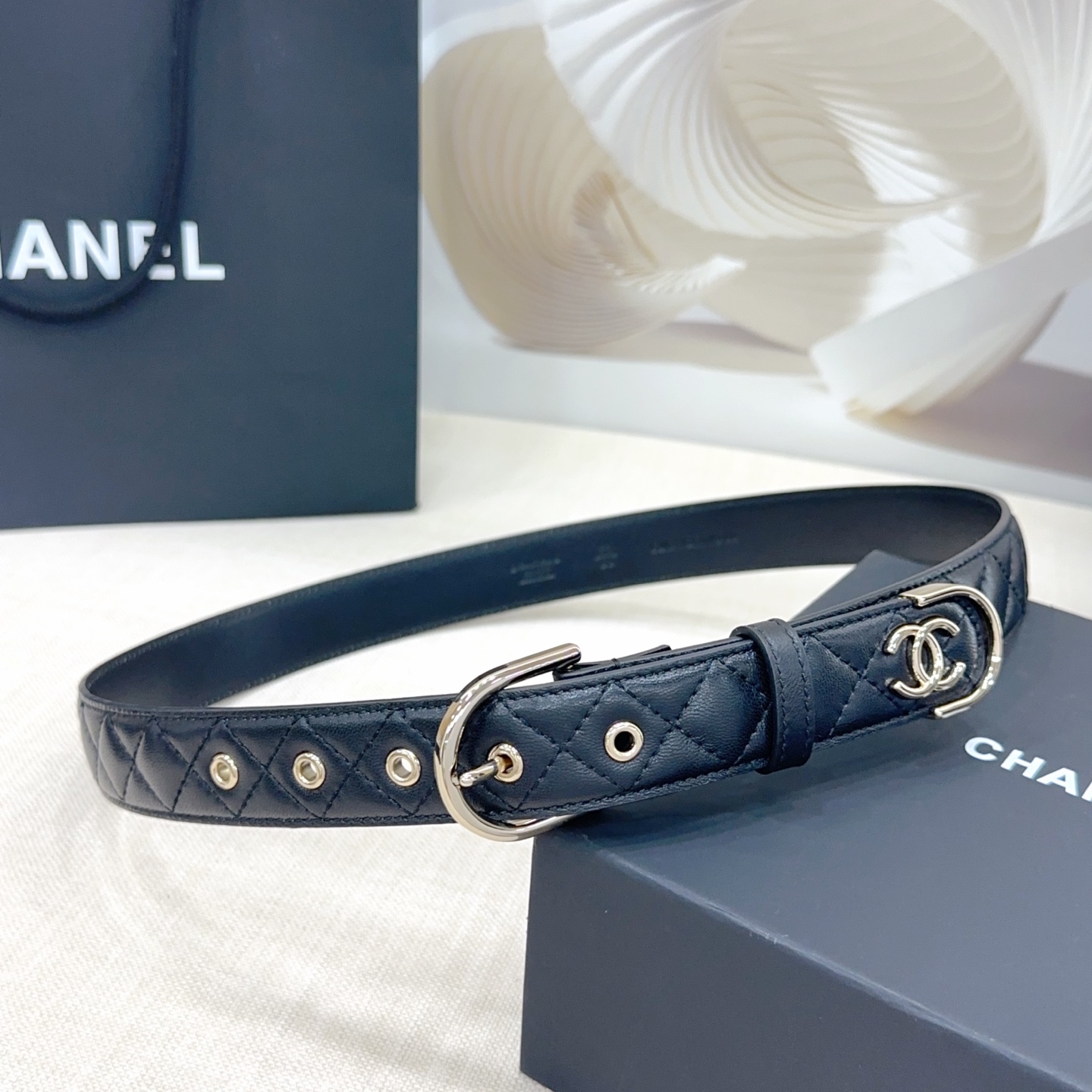 CH Quilted cowhide leather belt with metal pin buckle   YV24071206