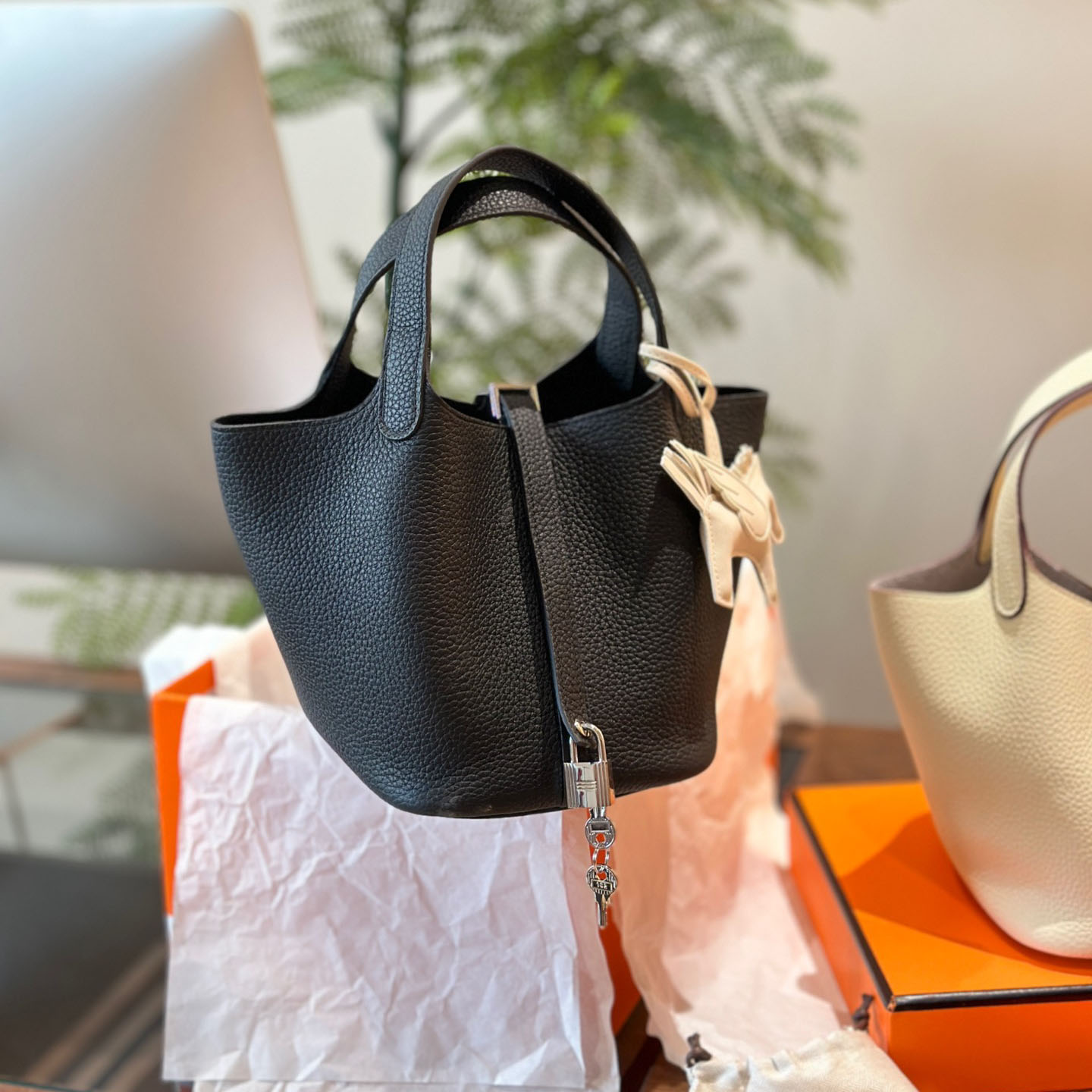 HM 18cm Tote DD25071233