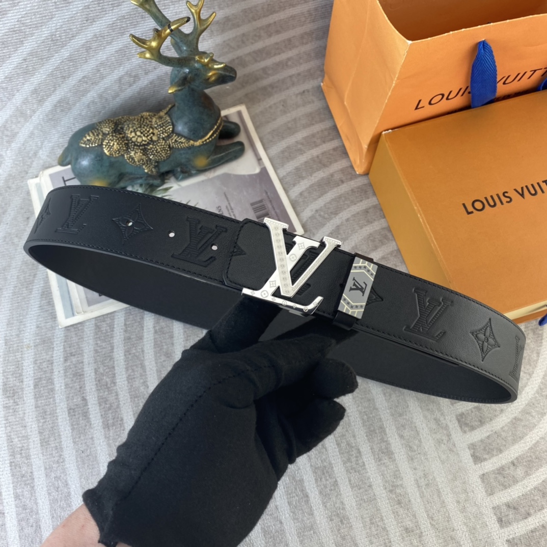 LV Men's monogram embossed subtle - pattern buckle cowhide leather belt YV24071219