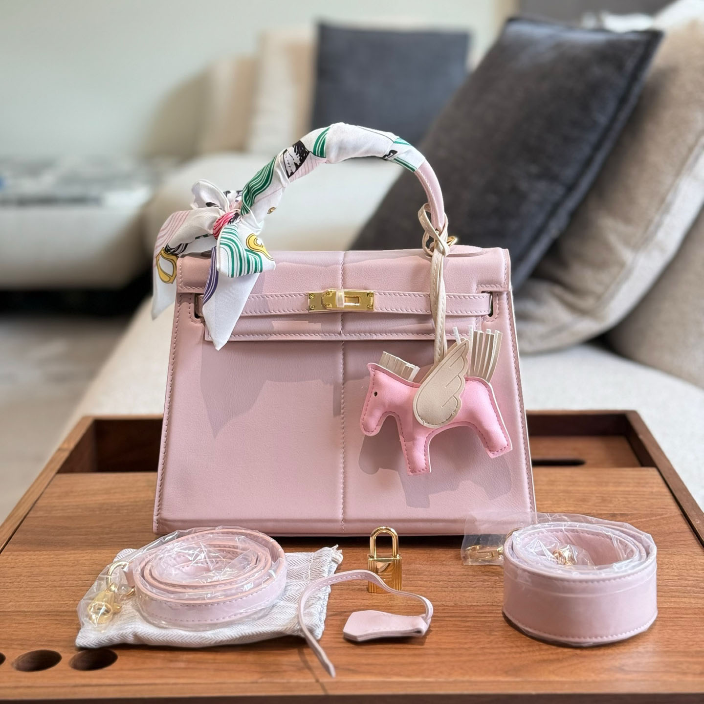 HM Padded Handbag DD25071318