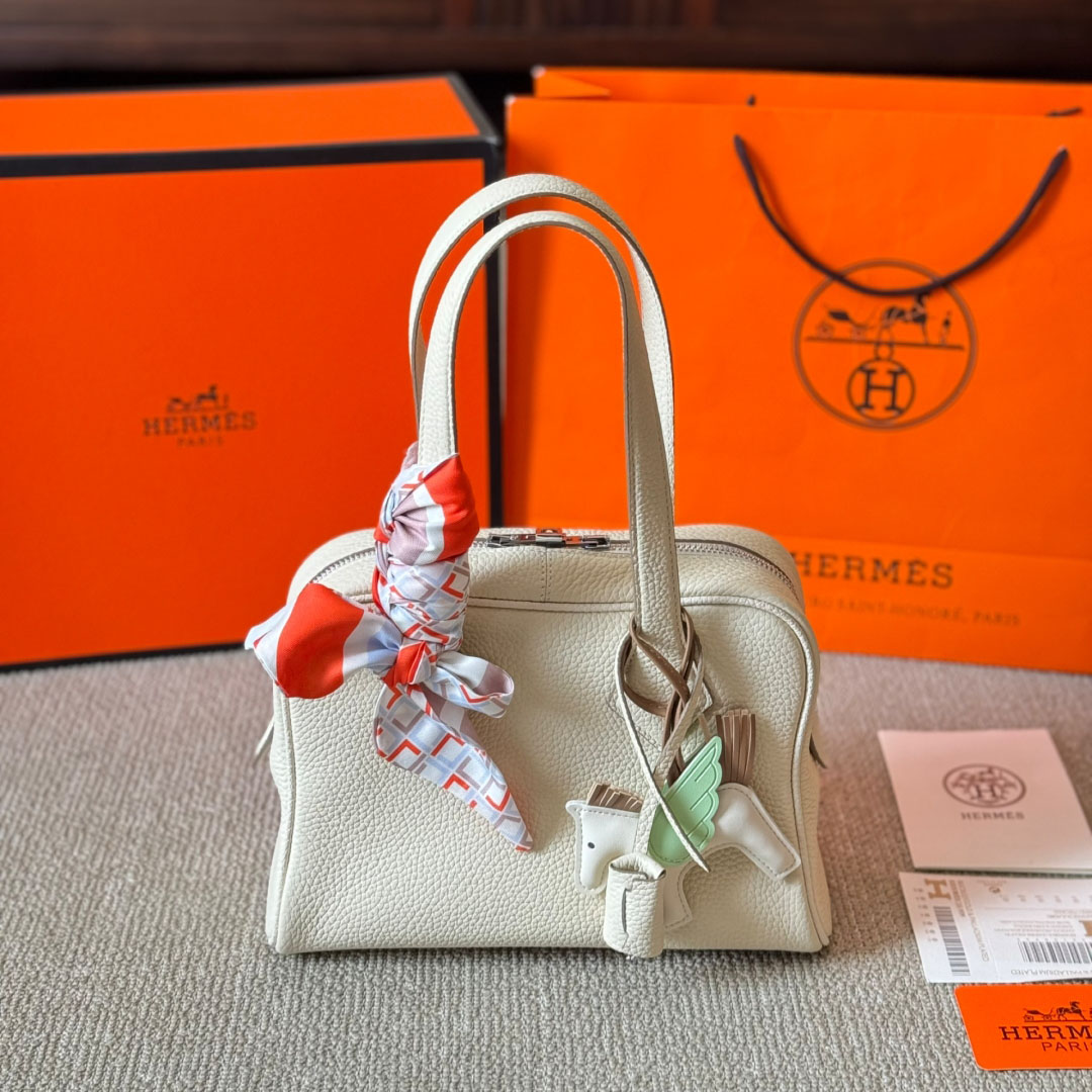 HM Victoria DD25071333