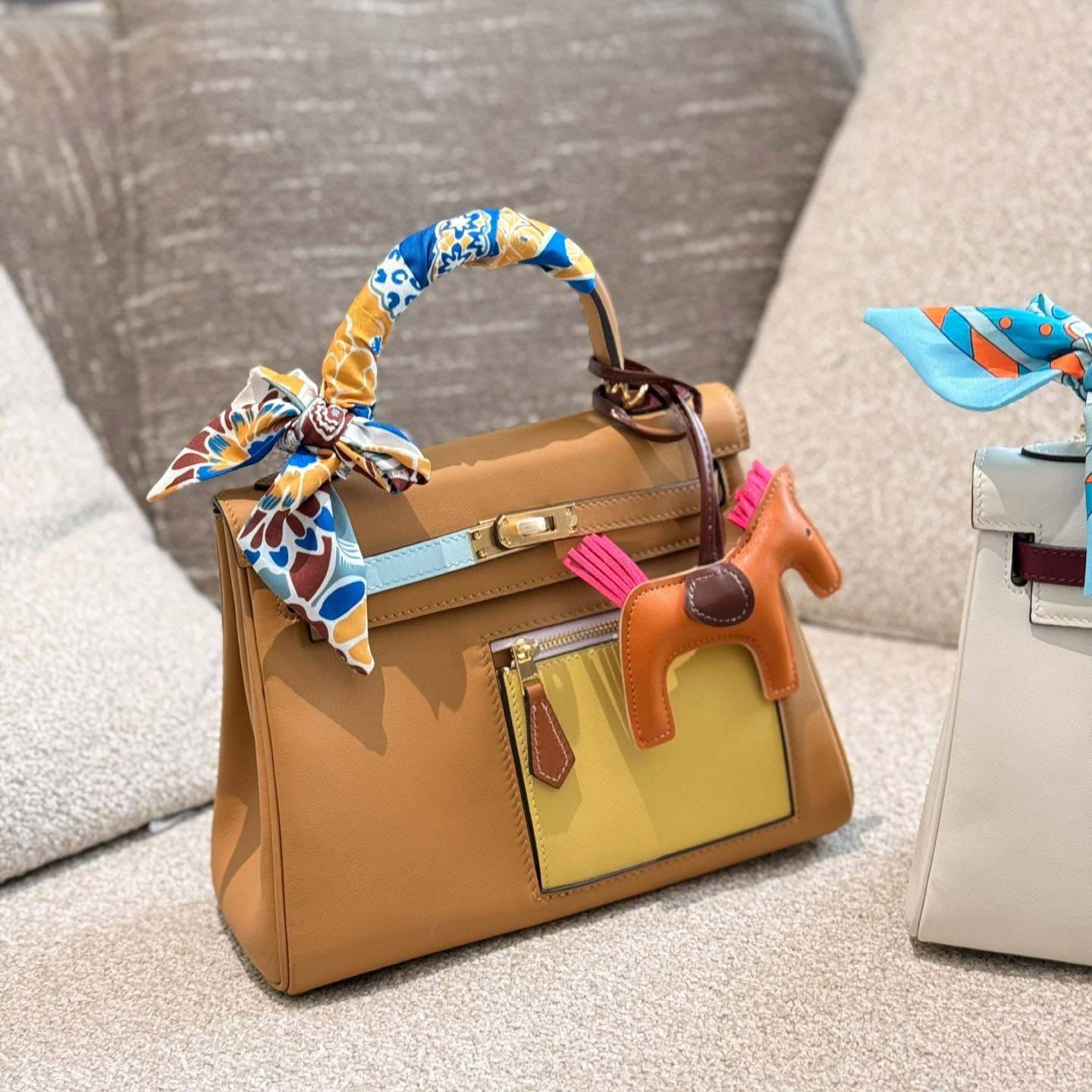 HM Kelly25 Handbag DD25071334