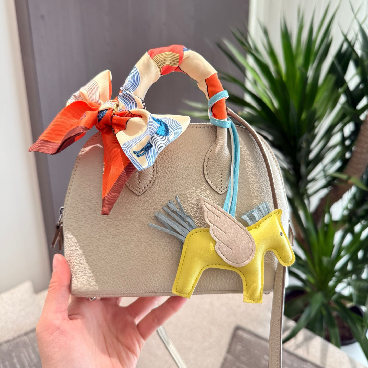 HM Bolide Handbag DD25071332