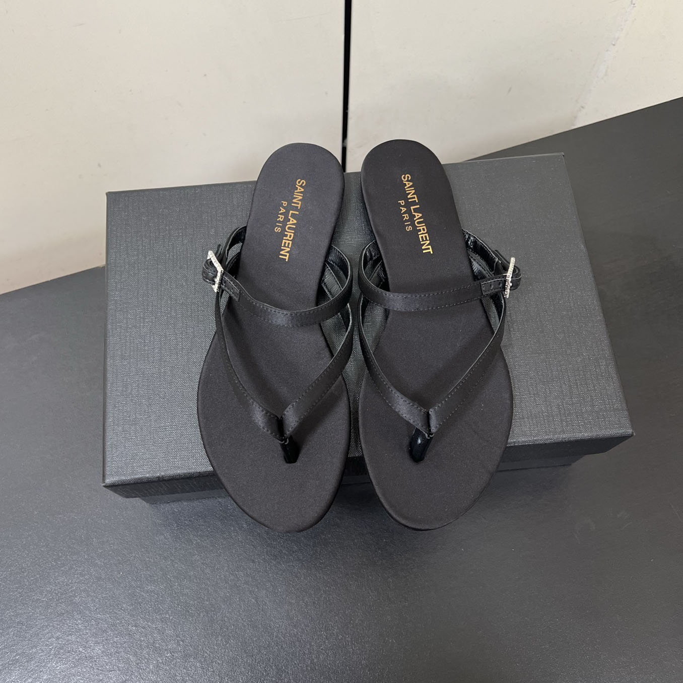 YSL 25 Flat Sandals DD25071501