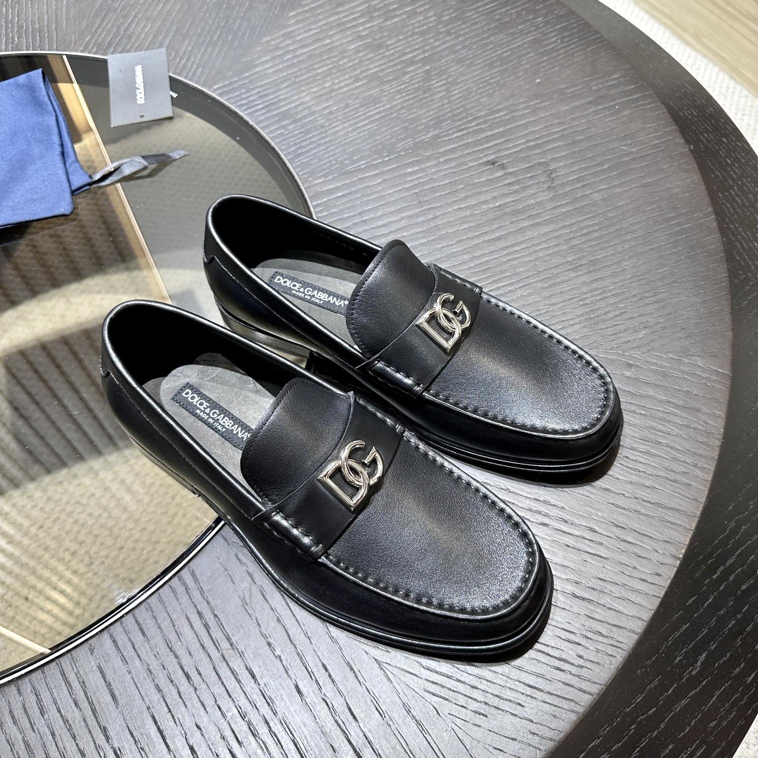 D&G Men's Mino calfskin Logo - embellished metal - buckle loafers YV24071710