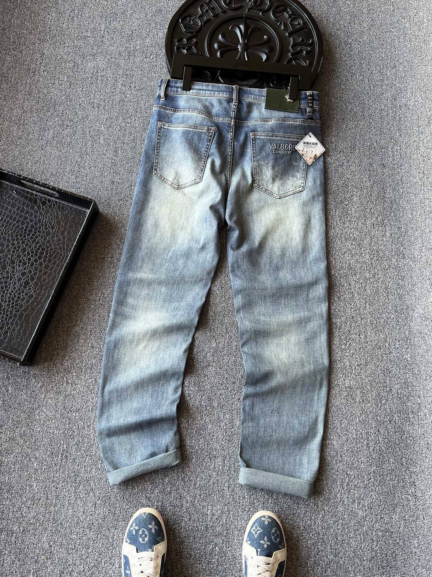 Vs Men's Slim - Fit Jeans DD25071734