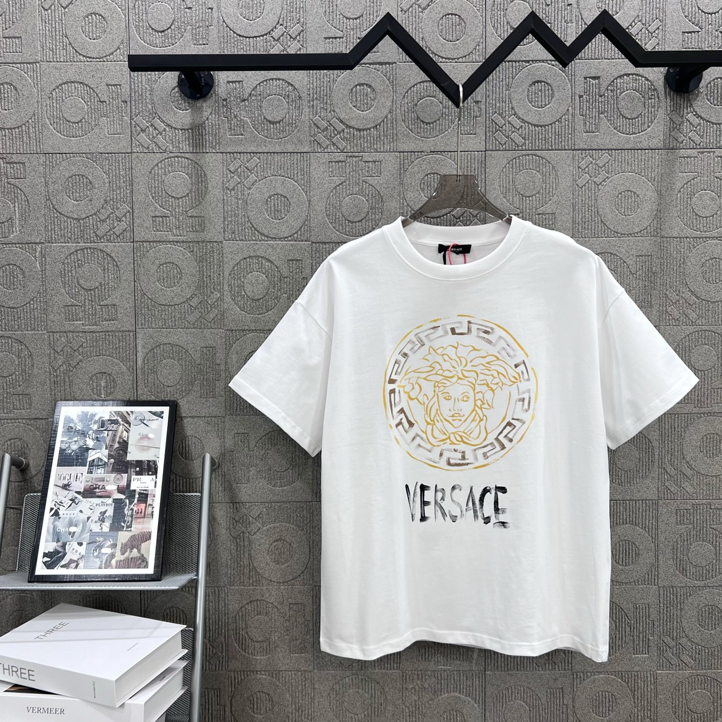 Vs Logo Graffiti Short Sleeve DD25071739