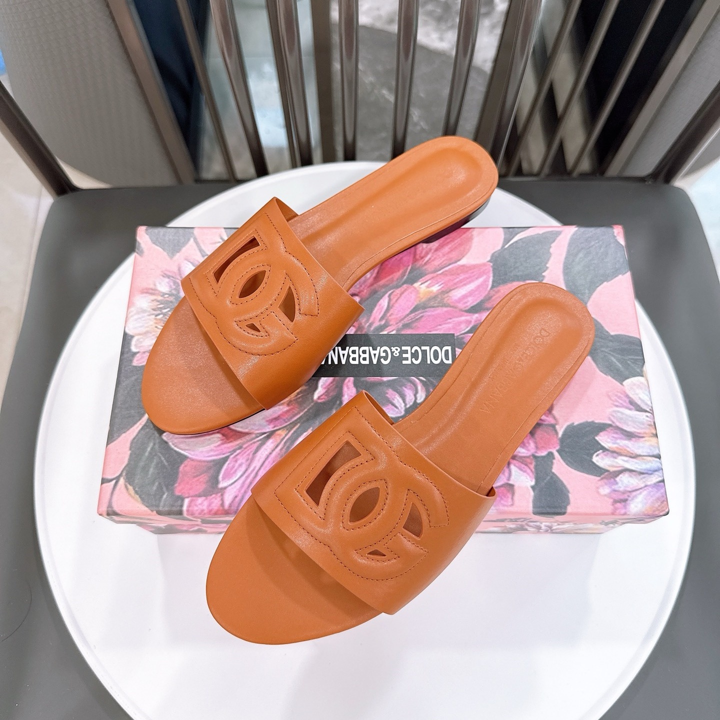 D&G  Women's Hollow - out logo Flat sandals YV24071724