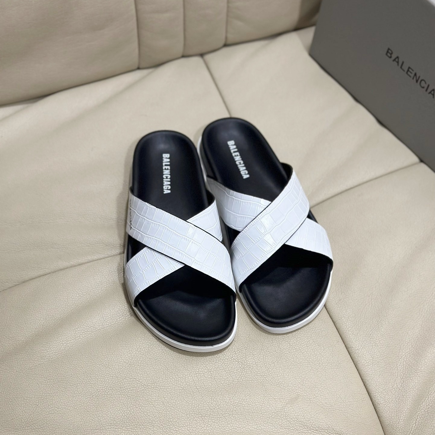 BLCG  Men's Cross - Strap Cowhide Slippers YV24071815