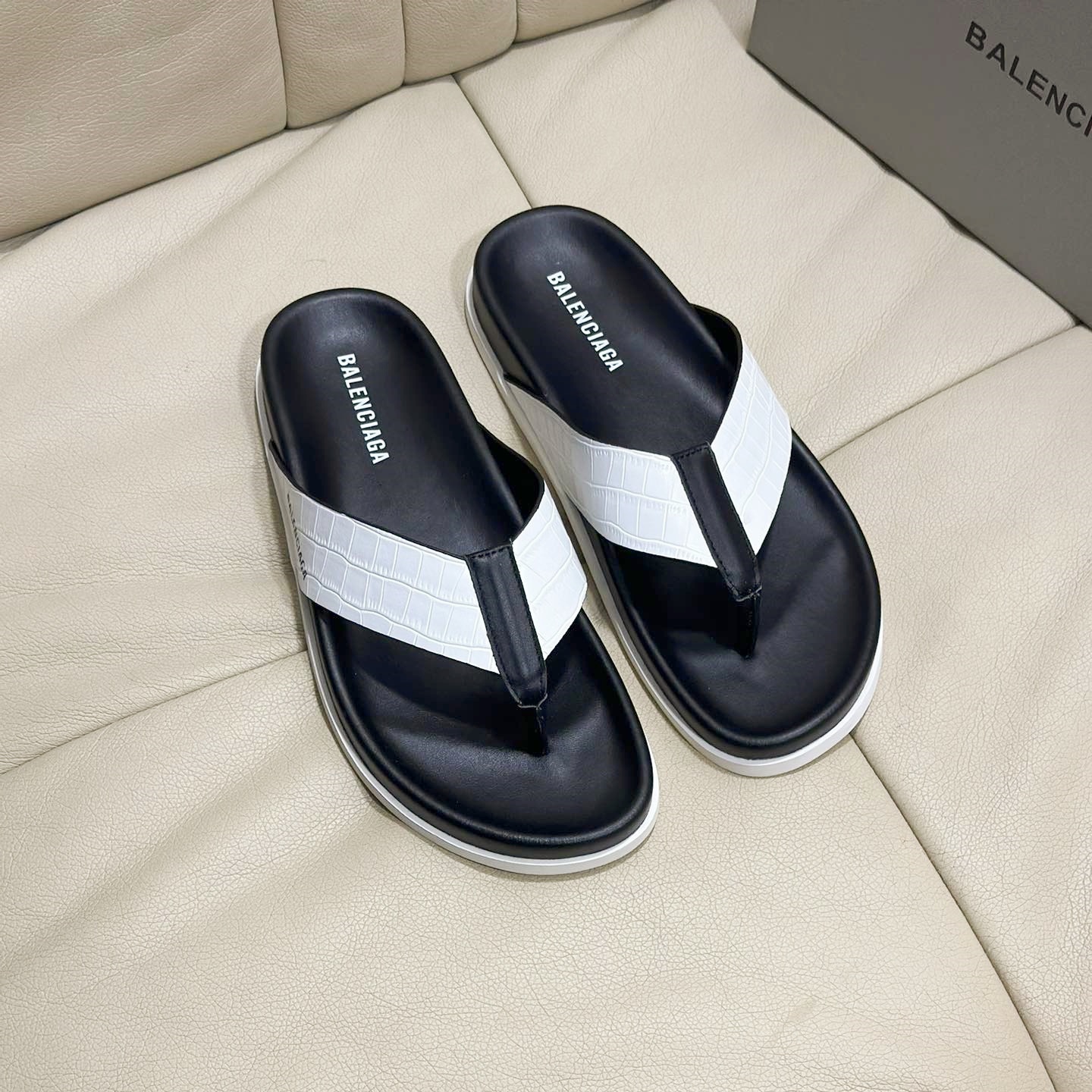 BLCG  Men's Toe - Post Cowhide Slippers YV24071817