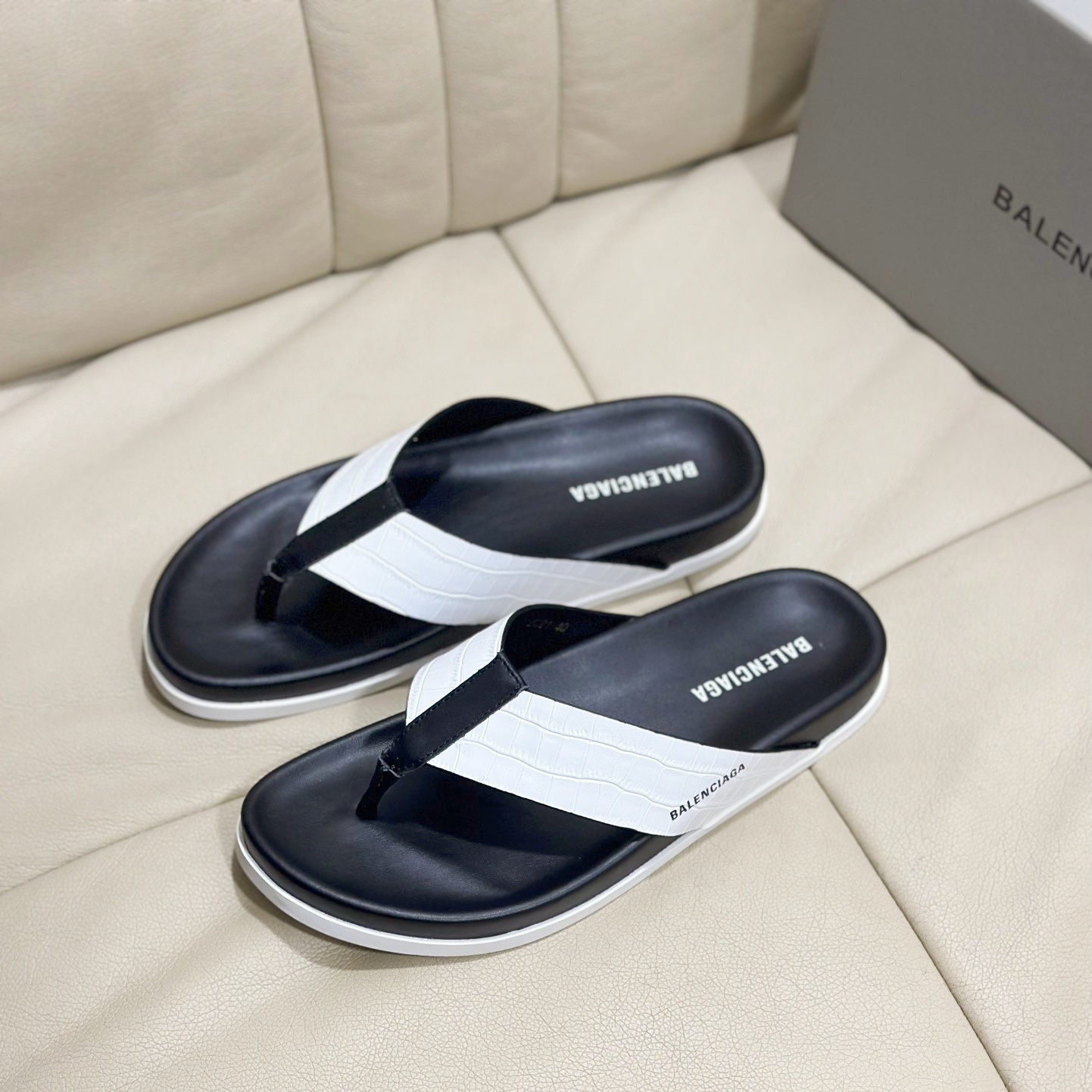 BLCG  Men's Toe - Post Cowhide Slippers YV24071817