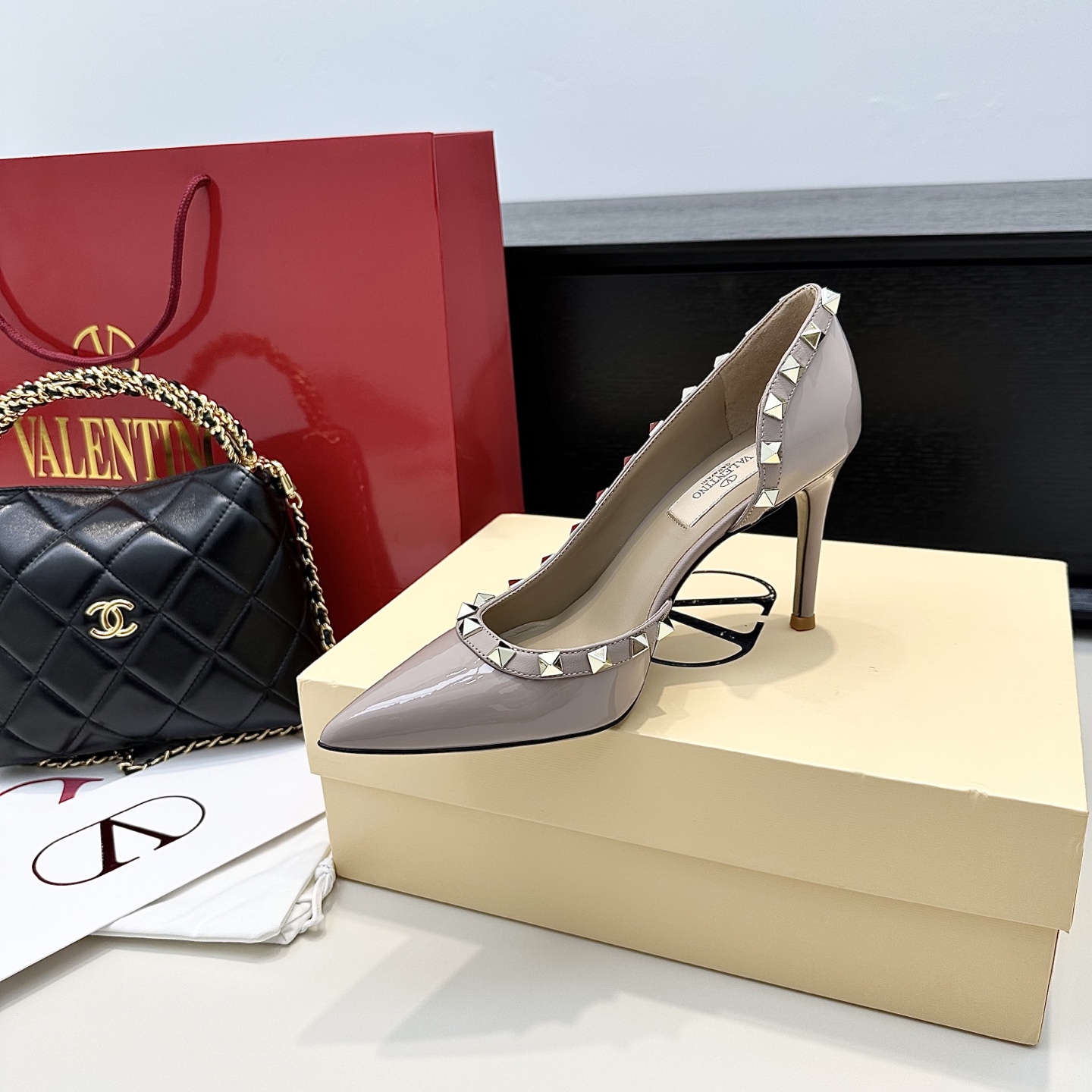 VT Pointed Rivet High Heels DD25071875