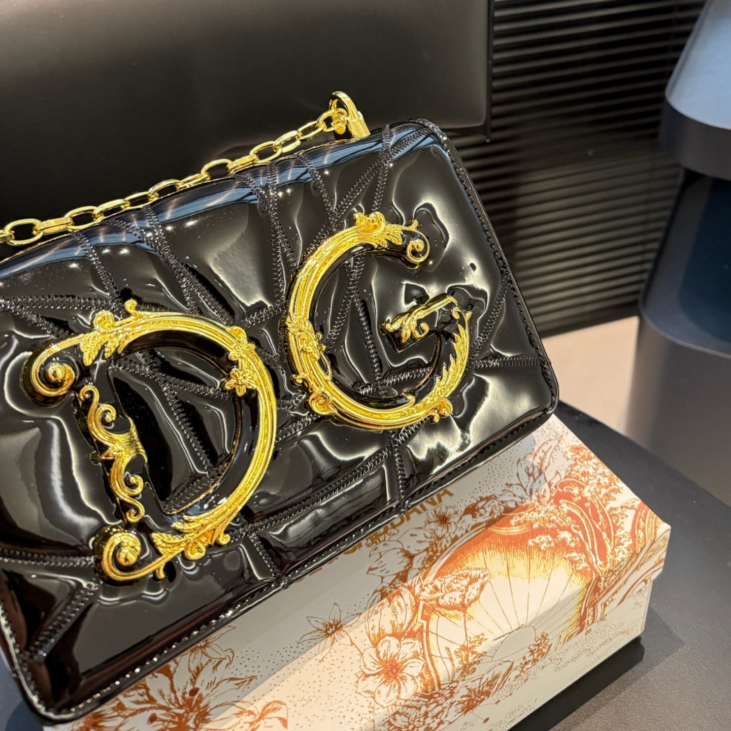 D&G Patent Leather Soft Leather Chain Bag   YV24071918